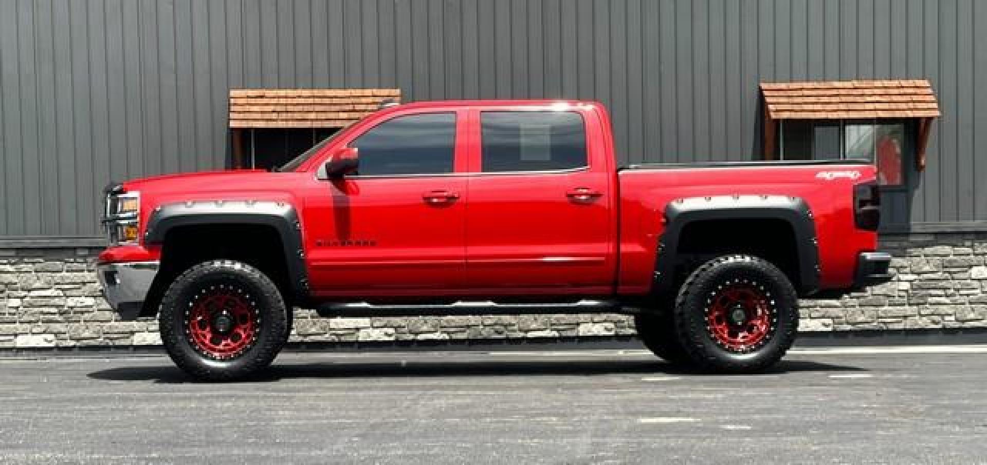 2015 RED CHEVROLET SILVERADO 1500 LT SILVERADO Z71 (3GCUKREC3FG) with an V8,5.3L(325 CID),OHV engine, AUTOMATIC transmission, located at 14600 Frazho Road, Warren, MI, 48089, (586) 776-3400, 42.485996, -82.974220 - Photo#1