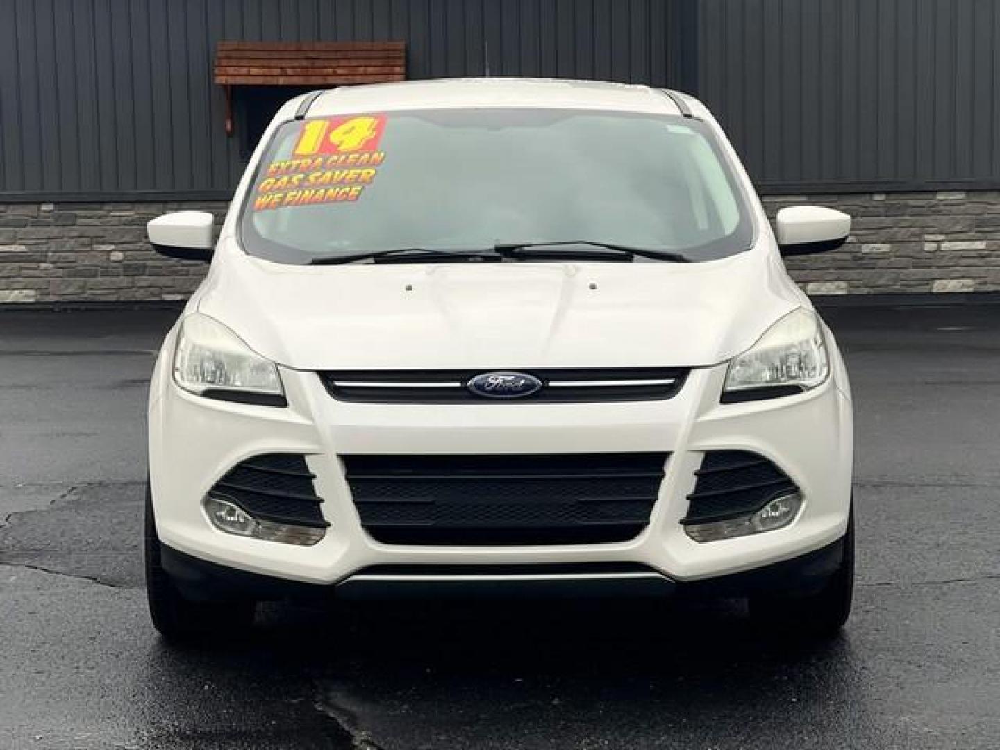 2014 WHITE FORD ESCAPE (1FMCU0GXXEU) with an L4,1.6L(97 CID),DOHC engine, AUTOMATIC transmission, located at 14600 Frazho Road, Warren, MI, 48089, (586) 776-3400, 42.485996, -82.974220 - Photo#4