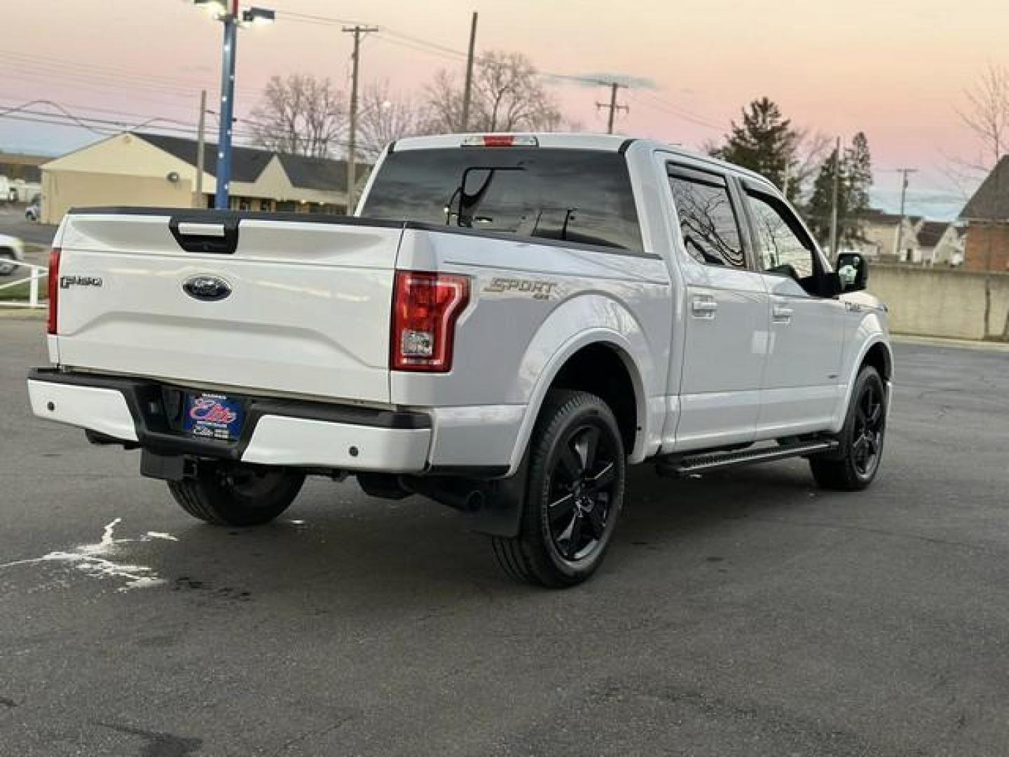 2016 OXFORD WHITE FORD F-150 (1FTEW1EPXGF) with an V6,2.7L(164 CID),DOHC engine, AUTOMATIC transmission, located at 14600 Frazho Road, Warren, MI, 48089, (586) 776-3400, 42.485996, -82.974220 - Photo#6