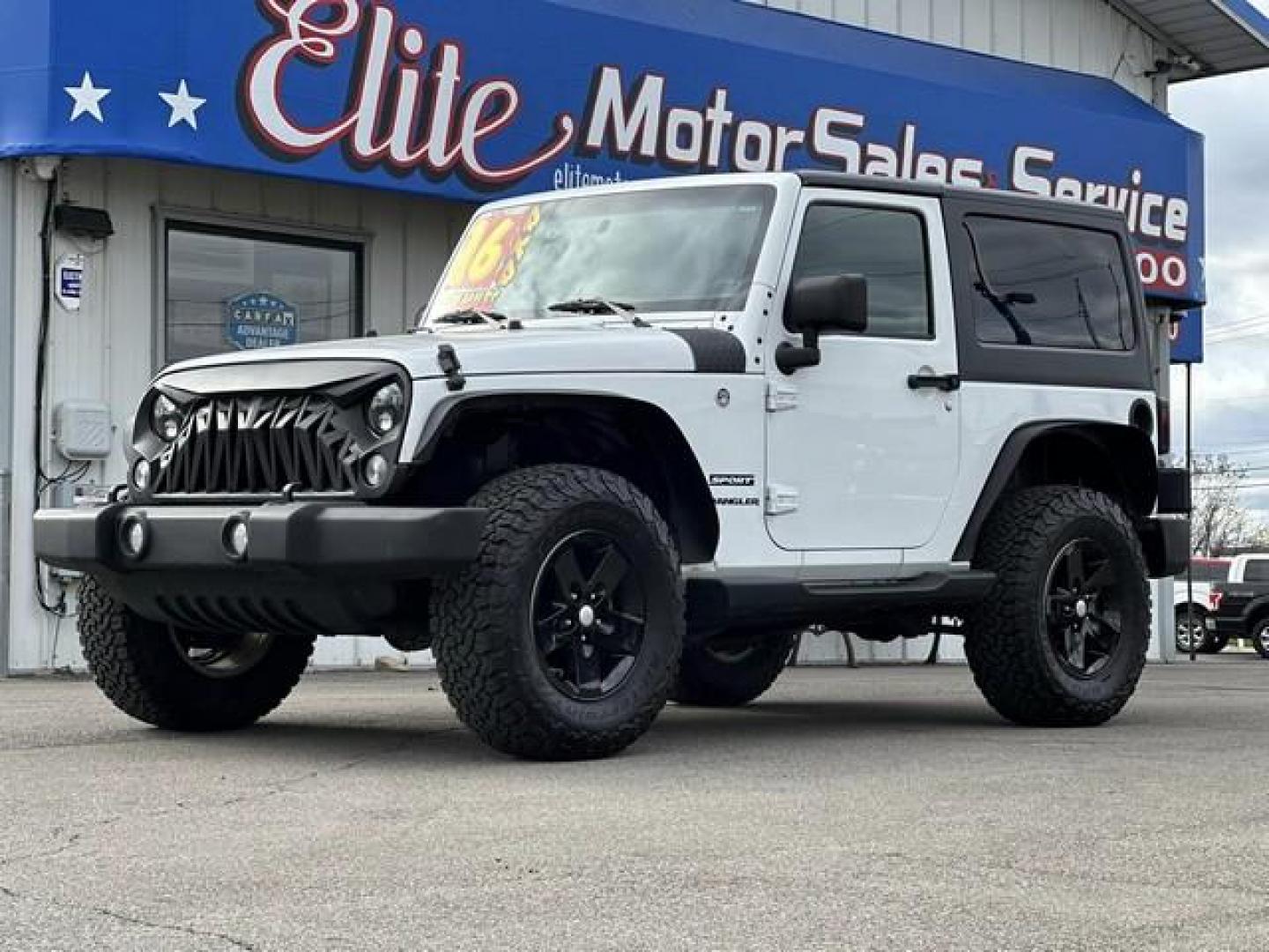 2016 WHITE JEEP WRANGLER (1C4AJWAG5GL) with an V6,3.6L(220 CID),DOHC engine, MANUAL transmission, located at 14600 Frazho Road, Warren, MI, 48089, (586) 776-3400, 42.485996, -82.974220 - Photo#0