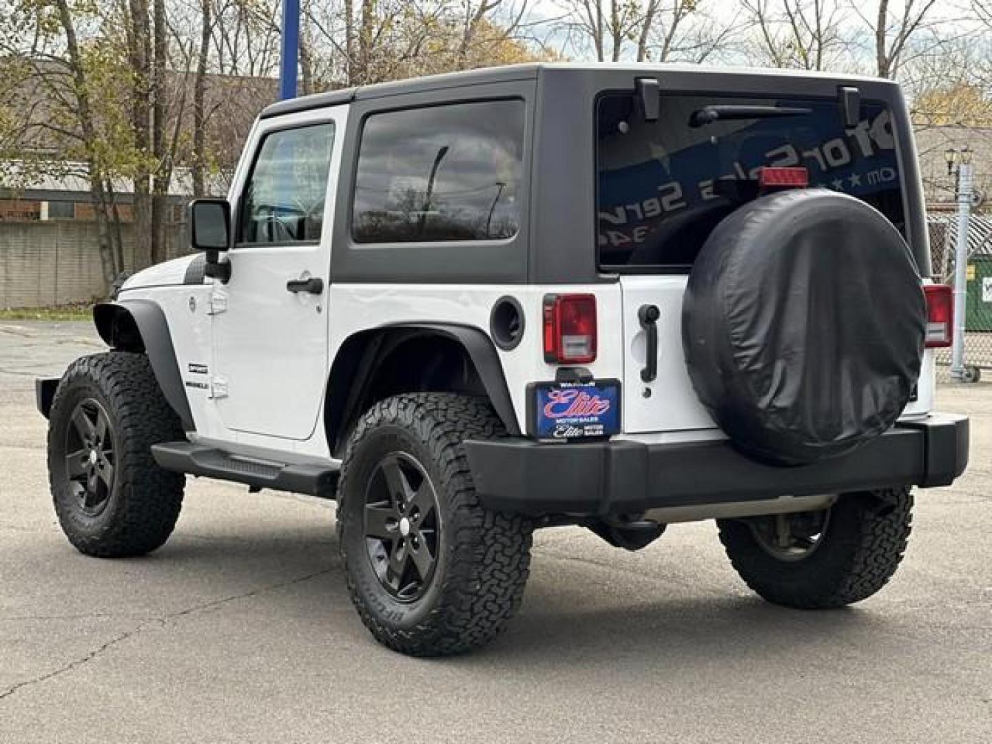 2016 WHITE JEEP WRANGLER (1C4AJWAG5GL) with an V6,3.6L(220 CID),DOHC engine, MANUAL transmission, located at 14600 Frazho Road, Warren, MI, 48089, (586) 776-3400, 42.485996, -82.974220 - Photo#6