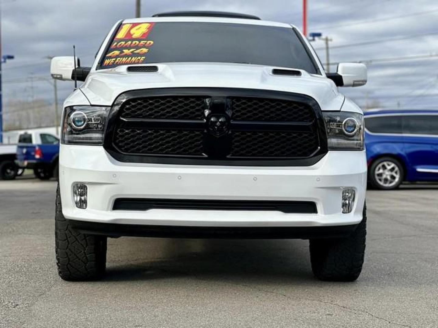 2014 WHITE RAM 1500 (1C6RR7HT5ES) with an V8,5.7L(345 CID),OHV engine, AUTOMATIC transmission, located at 14600 Frazho Road, Warren, MI, 48089, (586) 776-3400, 42.485996, -82.974220 - Photo#1