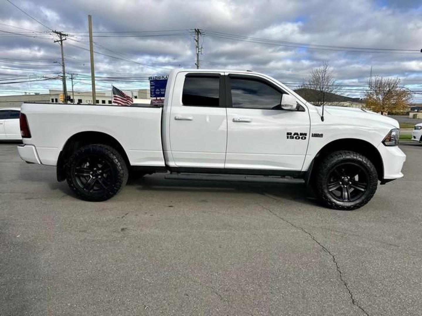 2014 WHITE RAM 1500 (1C6RR7HT5ES) with an V8,5.7L(345 CID),OHV engine, AUTOMATIC transmission, located at 14600 Frazho Road, Warren, MI, 48089, (586) 776-3400, 42.485996, -82.974220 - Photo#3