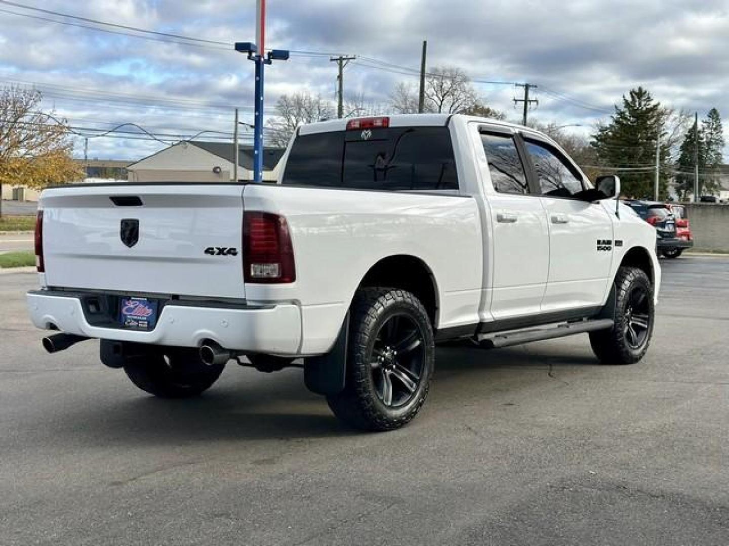 2014 WHITE RAM 1500 (1C6RR7HT5ES) with an V8,5.7L(345 CID),OHV engine, AUTOMATIC transmission, located at 14600 Frazho Road, Warren, MI, 48089, (586) 776-3400, 42.485996, -82.974220 - Photo#4