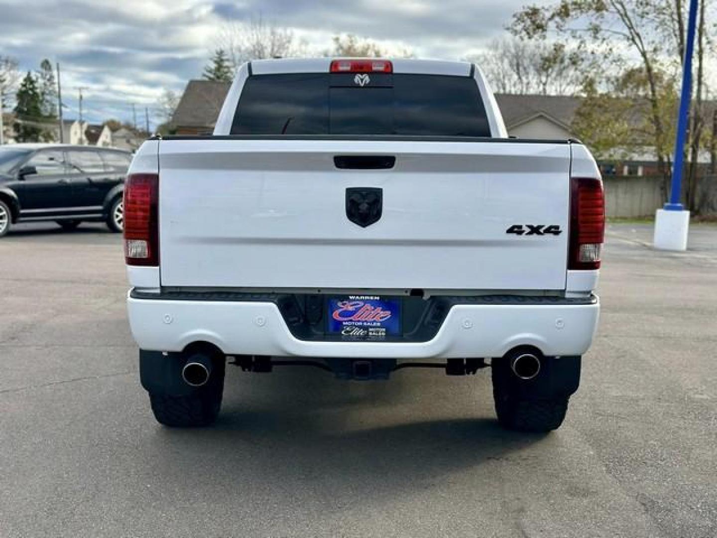 2014 WHITE RAM 1500 (1C6RR7HT5ES) with an V8,5.7L(345 CID),OHV engine, AUTOMATIC transmission, located at 14600 Frazho Road, Warren, MI, 48089, (586) 776-3400, 42.485996, -82.974220 - Photo#5