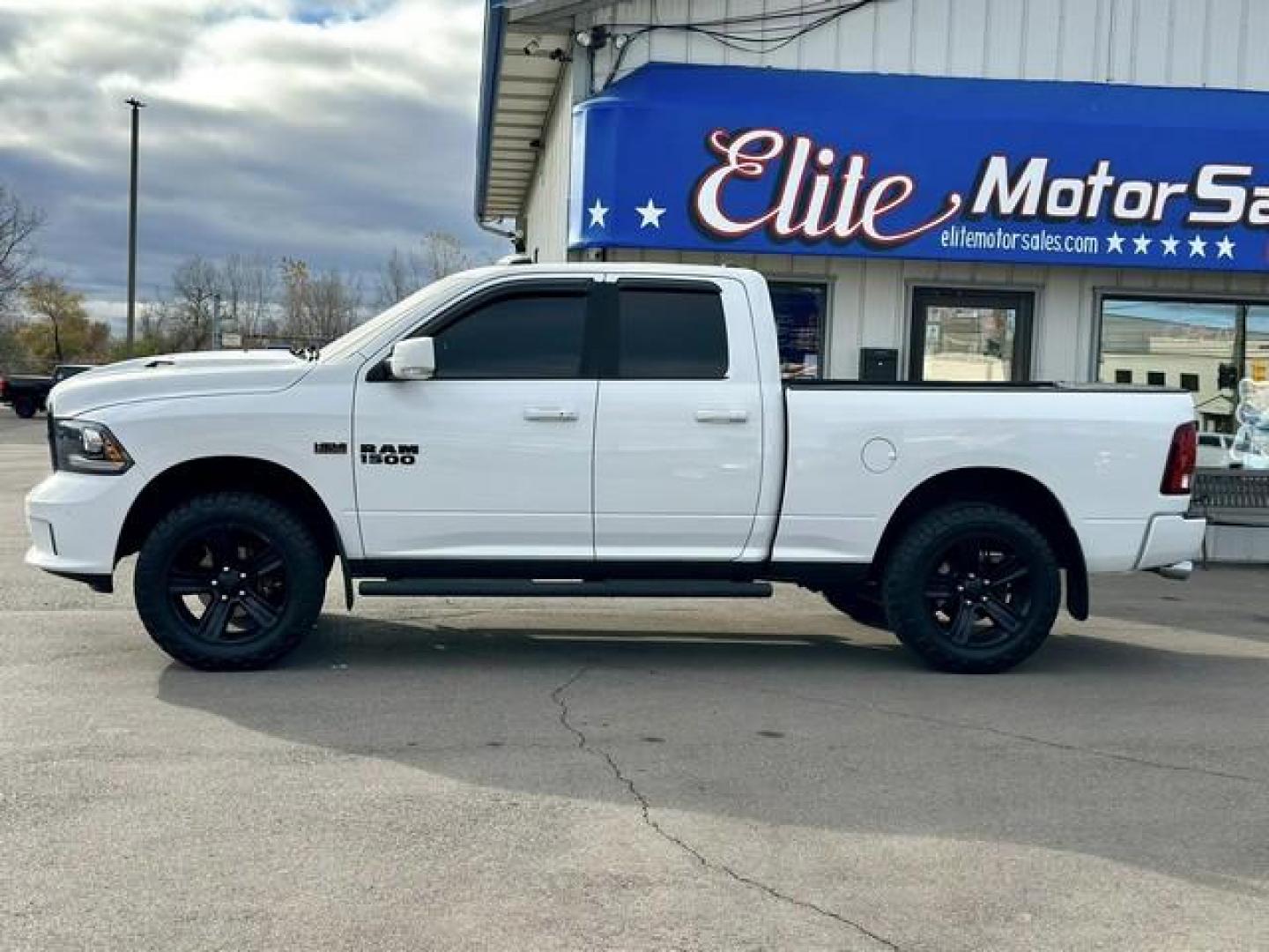 2014 WHITE RAM 1500 (1C6RR7HT5ES) with an V8,5.7L(345 CID),OHV engine, AUTOMATIC transmission, located at 14600 Frazho Road, Warren, MI, 48089, (586) 776-3400, 42.485996, -82.974220 - Photo#7