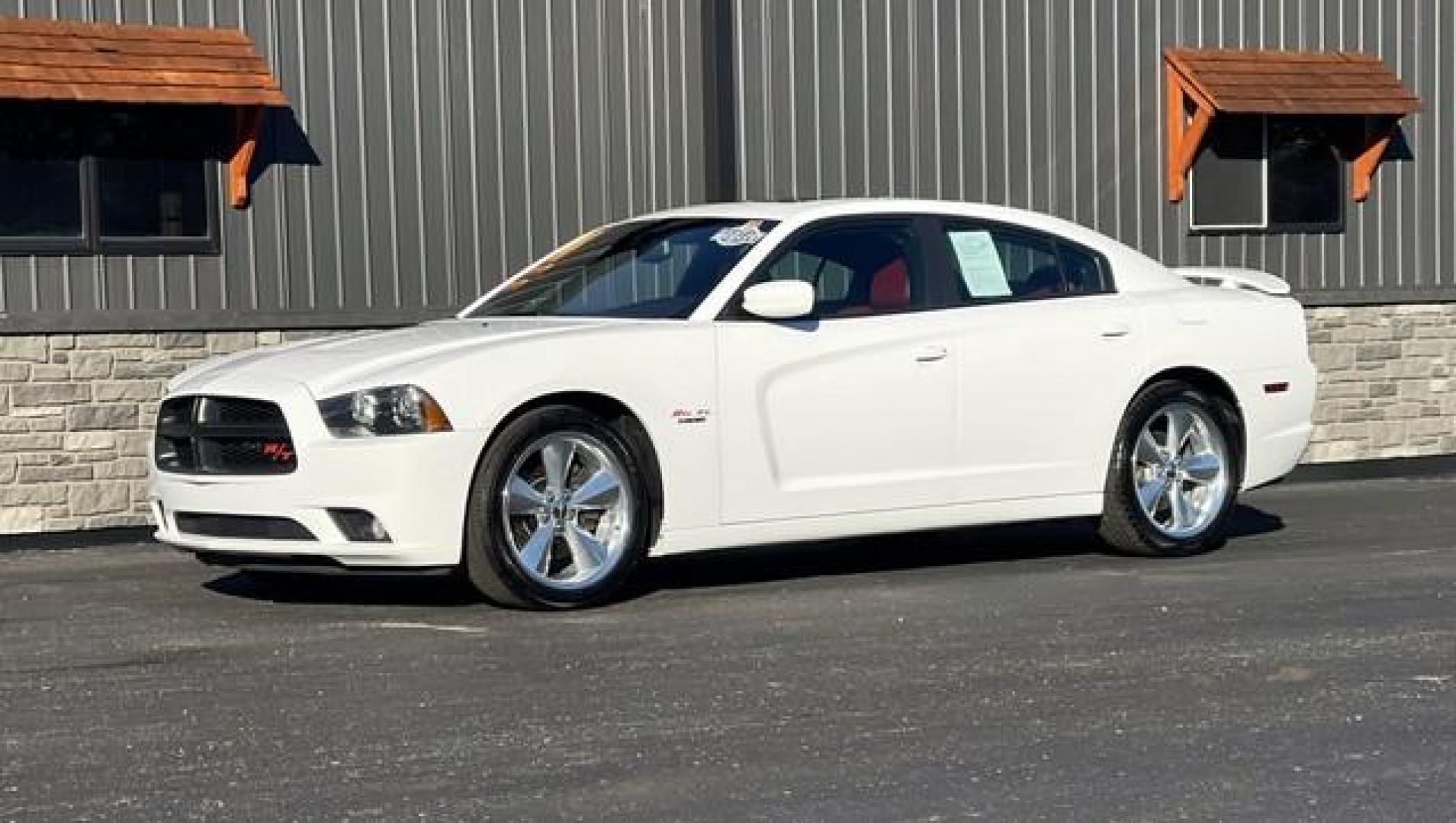 2014 WHITE DODGE CHARGER (2C3CDXCT1EH) with an V8,5.7L(345 CID),OHV engine, AUTOMATIC transmission, located at 14600 Frazho Road, Warren, MI, 48089, (586) 776-3400, 42.485996, -82.974220 - Photo#0