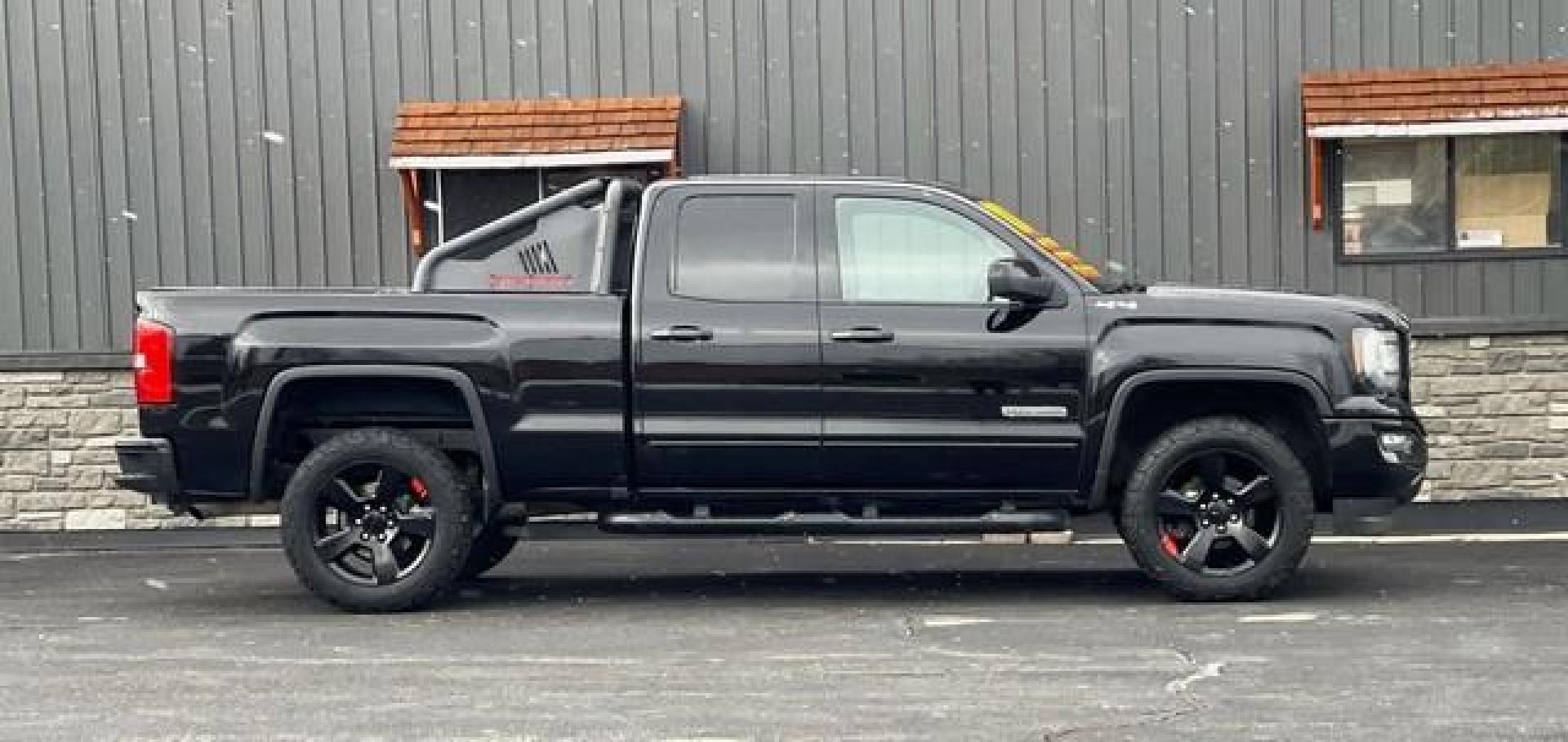 2017 BLACK GMC SIERRA 1500 (1GTV2LEC4HZ) with an V8,5.3L(325 CID),OHV engine, AUTOMATIC transmission, located at 14600 Frazho Road, Warren, MI, 48089, (586) 776-3400, 42.485996, -82.974220 - Photo#2