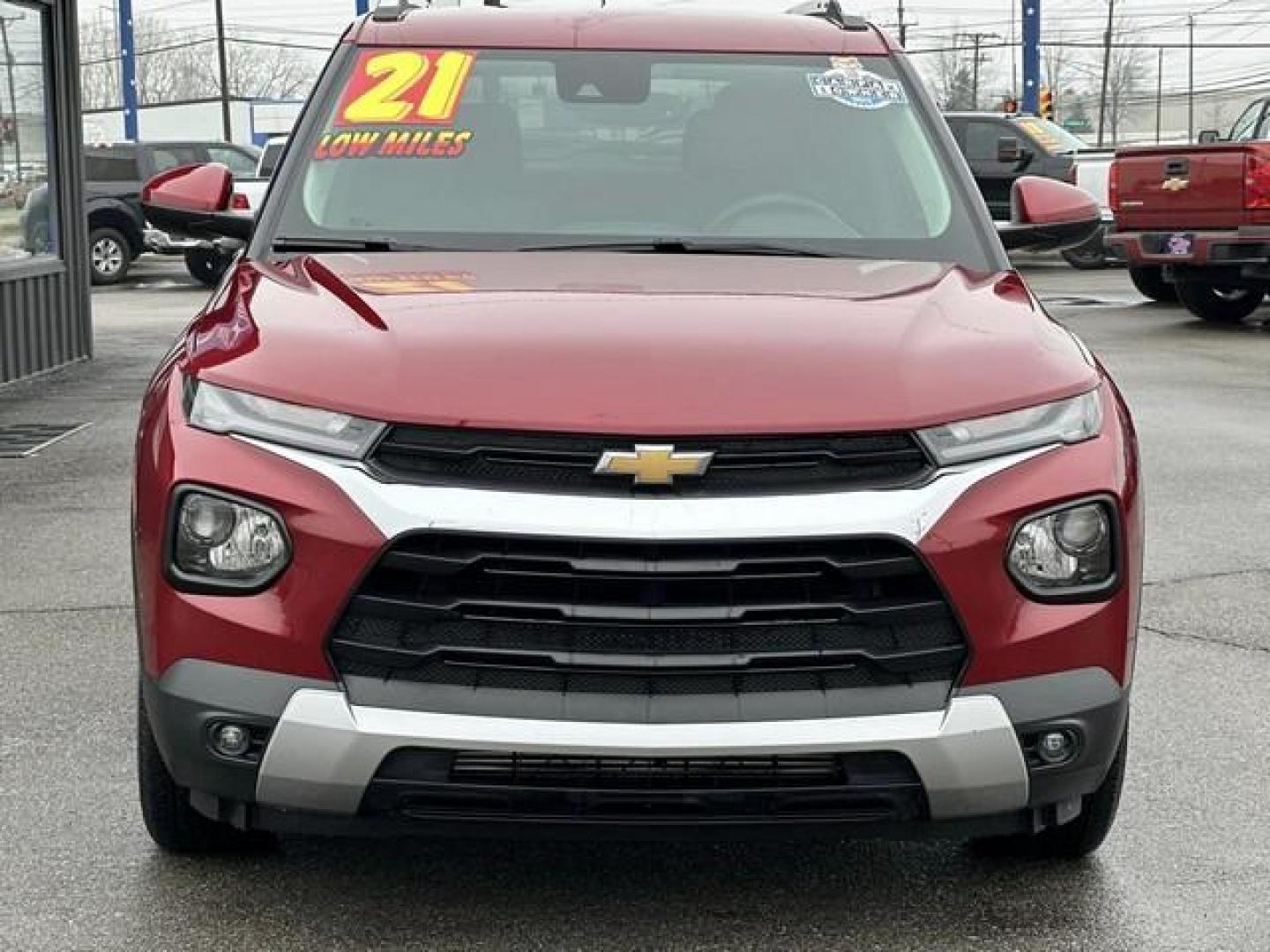 2021 RED CHEVROLET TRAILBLAZER (KL79MPSLXMB) with an L3,1.3L(83 CID),DOHC engine, AUTOMATIC transmission, located at 14600 Frazho Road, Warren, MI, 48089, (586) 776-3400, 42.485996, -82.974220 - Photo#1