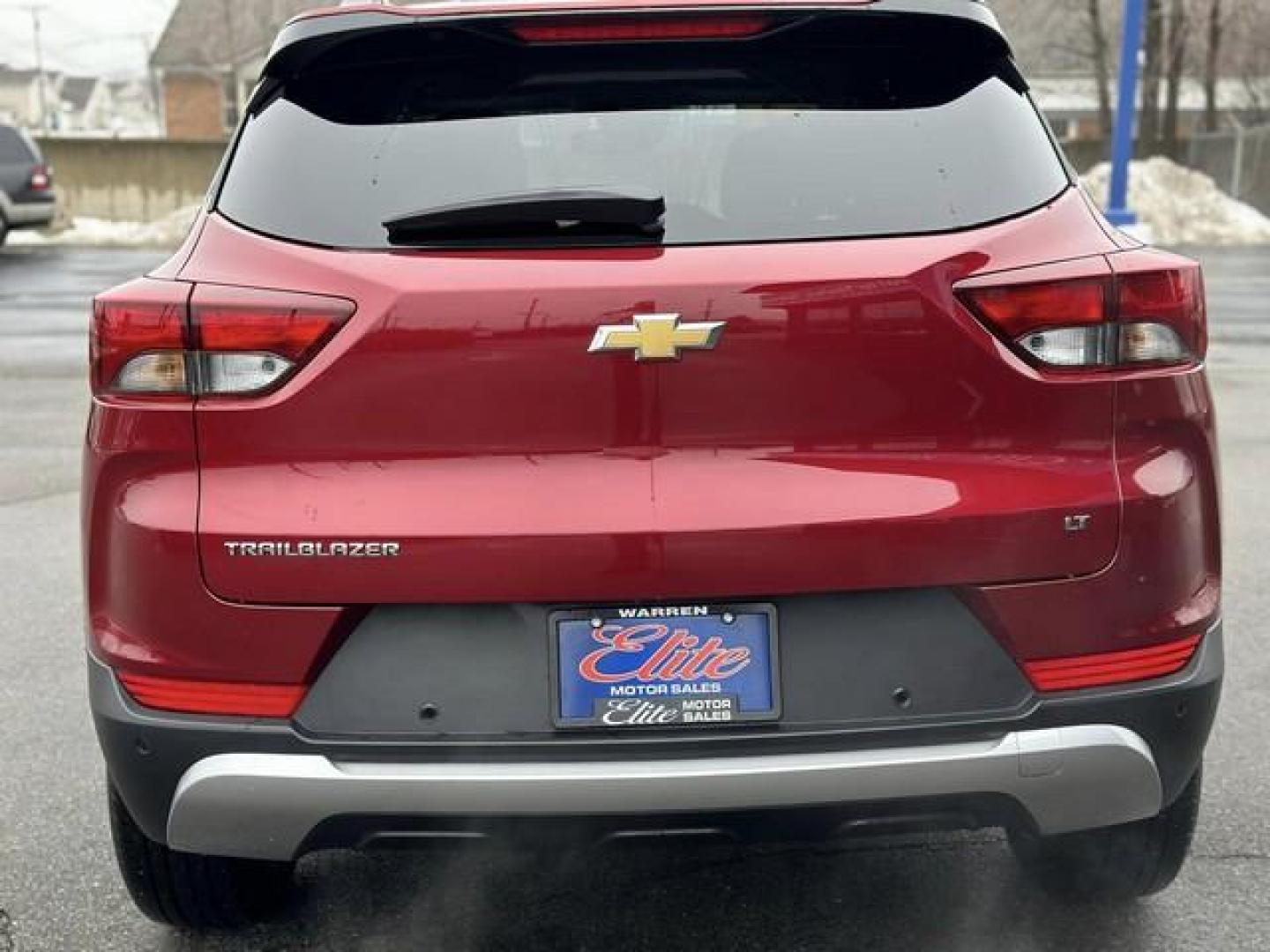 2021 RED CHEVROLET TRAILBLAZER (KL79MPSLXMB) with an L3,1.3L(83 CID),DOHC engine, AUTOMATIC transmission, located at 14600 Frazho Road, Warren, MI, 48089, (586) 776-3400, 42.485996, -82.974220 - Photo#5