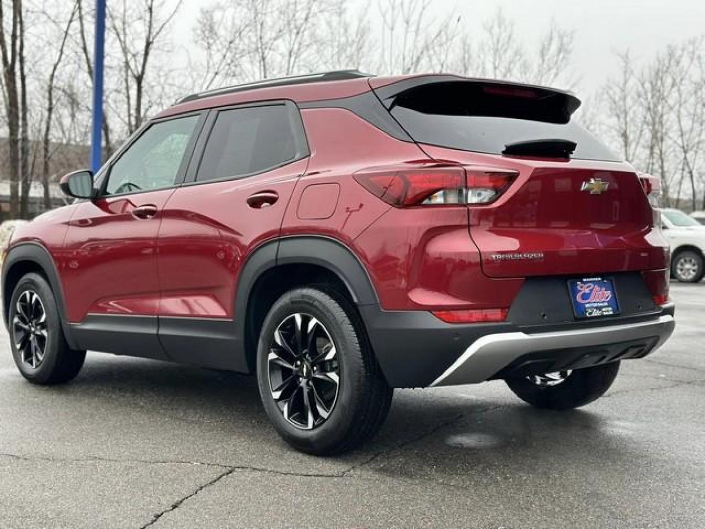 2021 RED CHEVROLET TRAILBLAZER (KL79MPSLXMB) with an L3,1.3L(83 CID),DOHC engine, AUTOMATIC transmission, located at 14600 Frazho Road, Warren, MI, 48089, (586) 776-3400, 42.485996, -82.974220 - Photo#6