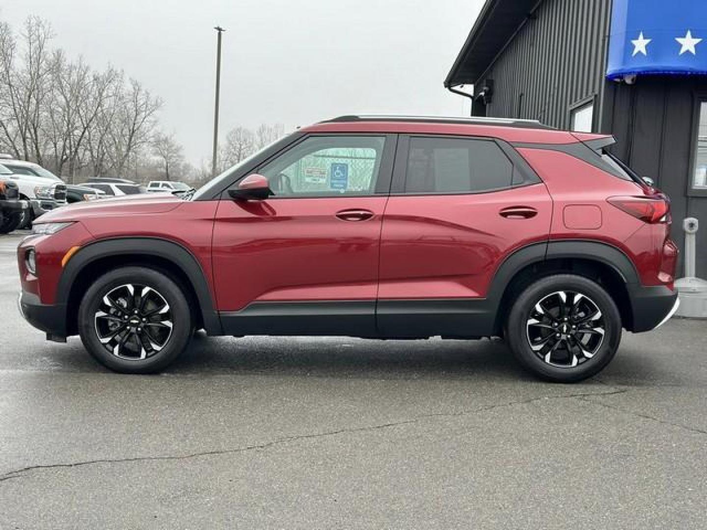 2021 RED CHEVROLET TRAILBLAZER (KL79MPSLXMB) with an L3,1.3L(83 CID),DOHC engine, AUTOMATIC transmission, located at 14600 Frazho Road, Warren, MI, 48089, (586) 776-3400, 42.485996, -82.974220 - Photo#7