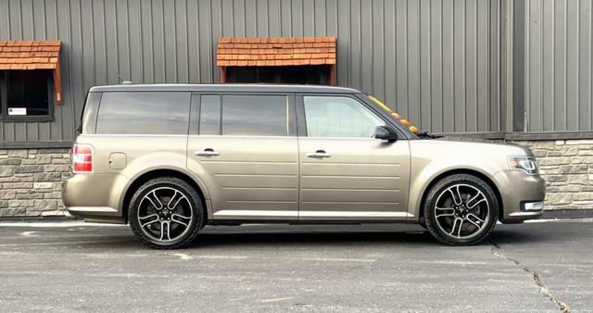 2014 GREY FORD FLEX (2FMHK6D84EB) with an V6,3.5L(213 CID),DOHC engine, AUTOMATIC transmission, located at 14600 Frazho Road, Warren, MI, 48089, (586) 776-3400, 42.485996, -82.974220 - Photo#1