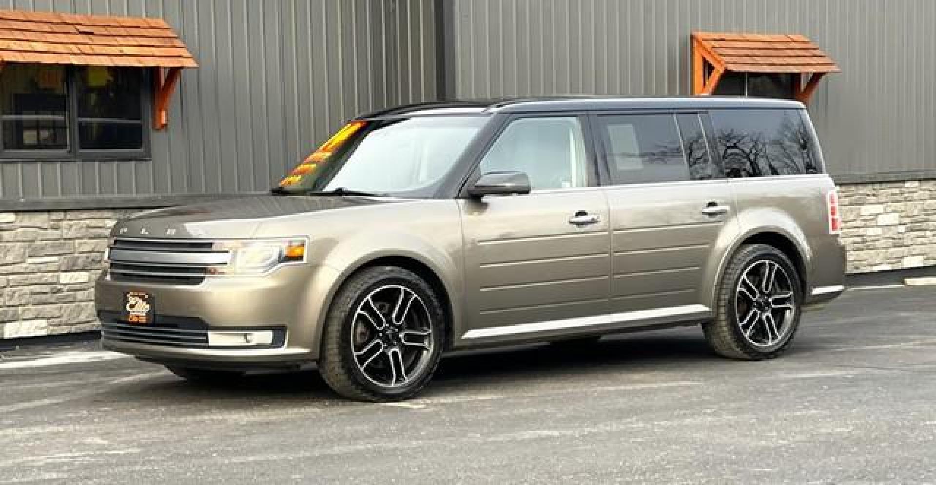 2014 GREY FORD FLEX (2FMHK6D84EB) with an V6,3.5L(213 CID),DOHC engine, AUTOMATIC transmission, located at 14600 Frazho Road, Warren, MI, 48089, (586) 776-3400, 42.485996, -82.974220 - Photo#4