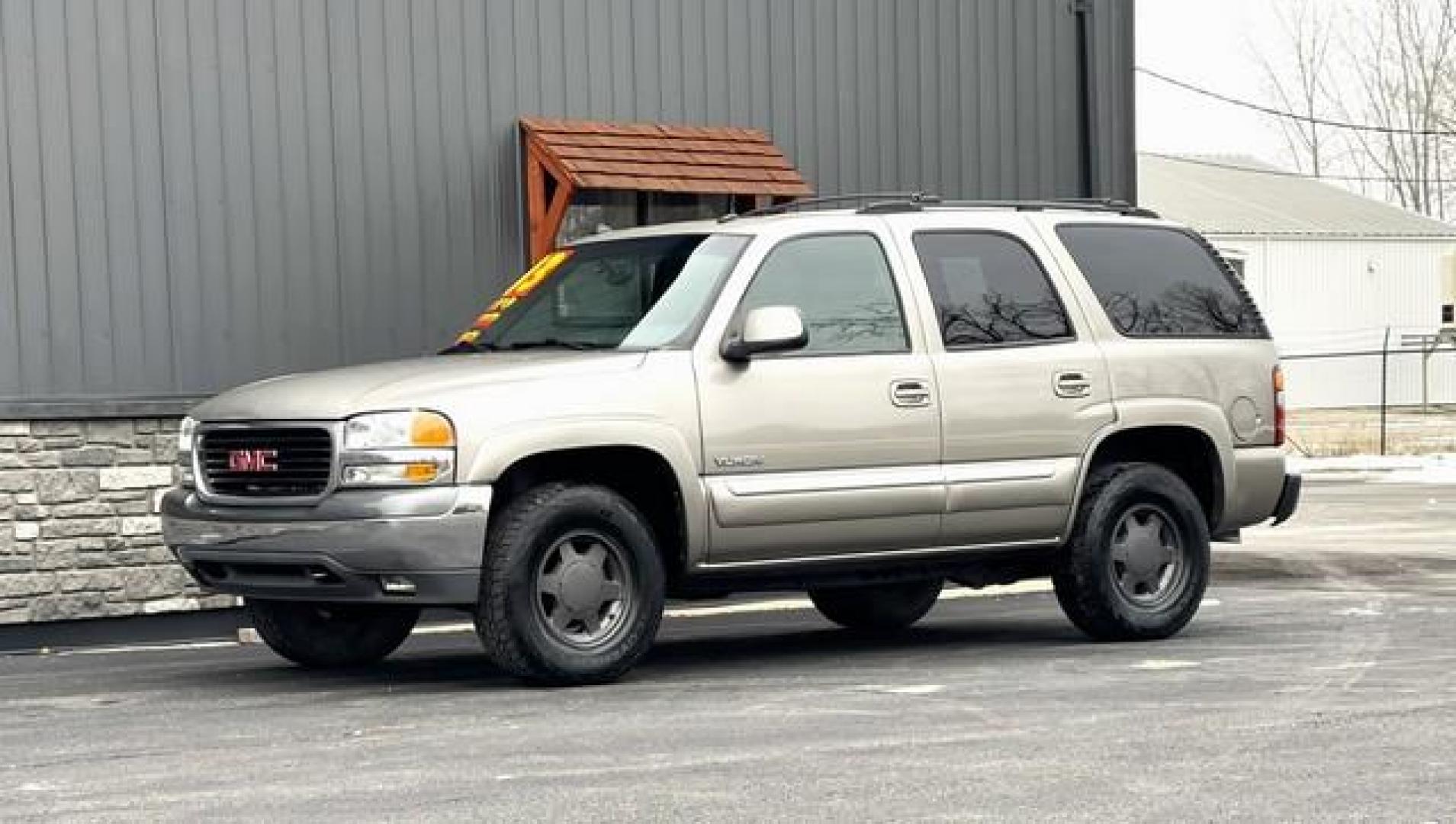 2003 PEWTER GMC YUKON (1GKEK13Z73J) with an V8,5.3L(325 CID),OHV engine, AUTOMATIC transmission, located at 14600 Frazho Road, Warren, MI, 48089, (586) 776-3400, 42.485996, -82.974220 - Photo#0