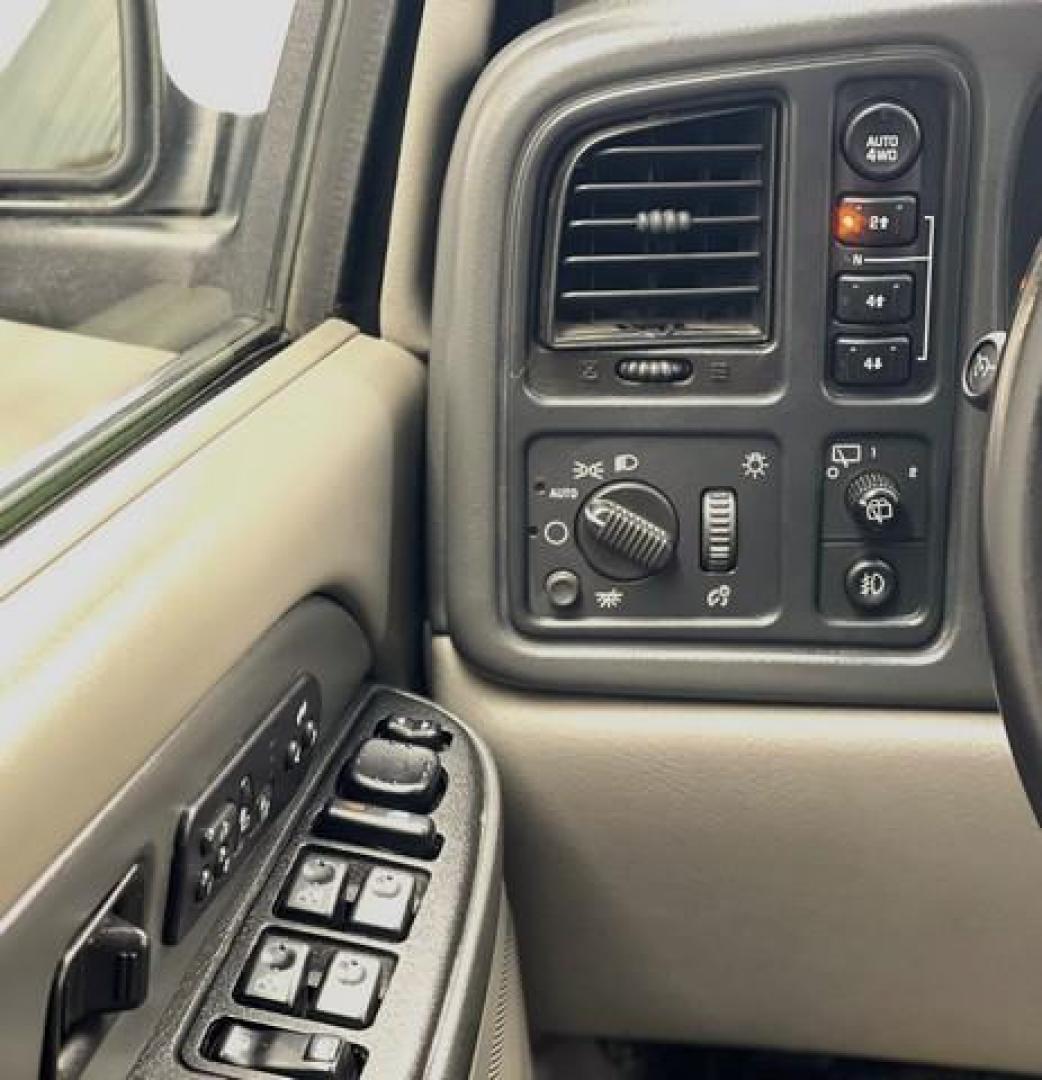 2003 PEWTER GMC YUKON (1GKEK13Z73J) with an V8,5.3L(325 CID),OHV engine, AUTOMATIC transmission, located at 14600 Frazho Road, Warren, MI, 48089, (586) 776-3400, 42.485996, -82.974220 - Photo#12