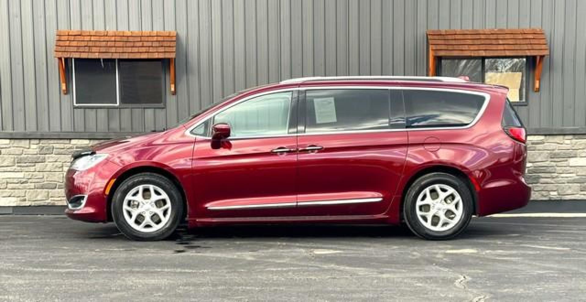 2017 BURGANDY CHRYSLER PACIFICA (2C4RC1EGXHR) with an V6,3.6L(220 CID),DOHC engine, AUTOMATIC transmission, located at 14600 Frazho Road, Warren, MI, 48089, (586) 776-3400, 42.485996, -82.974220 - Photo#0