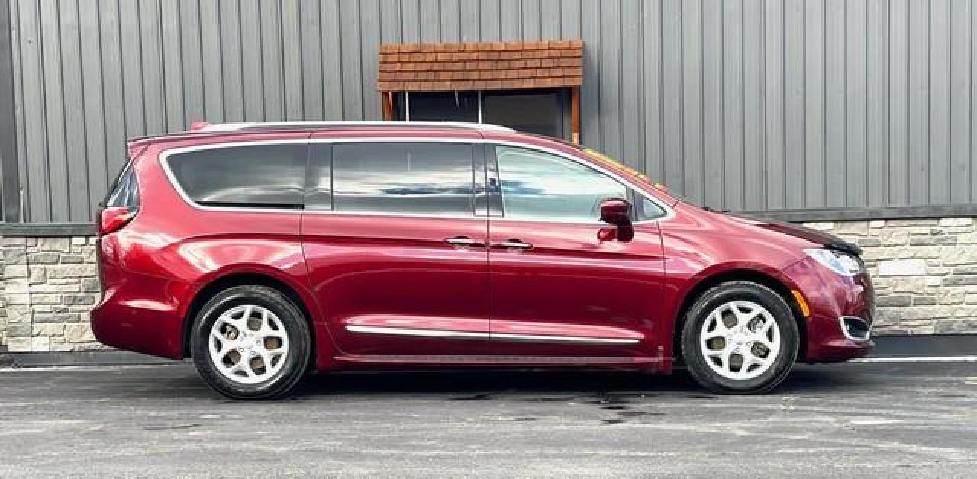 2017 BURGANDY CHRYSLER PACIFICA (2C4RC1EGXHR) with an V6,3.6L(220 CID),DOHC engine, AUTOMATIC transmission, located at 14600 Frazho Road, Warren, MI, 48089, (586) 776-3400, 42.485996, -82.974220 - Photo#2