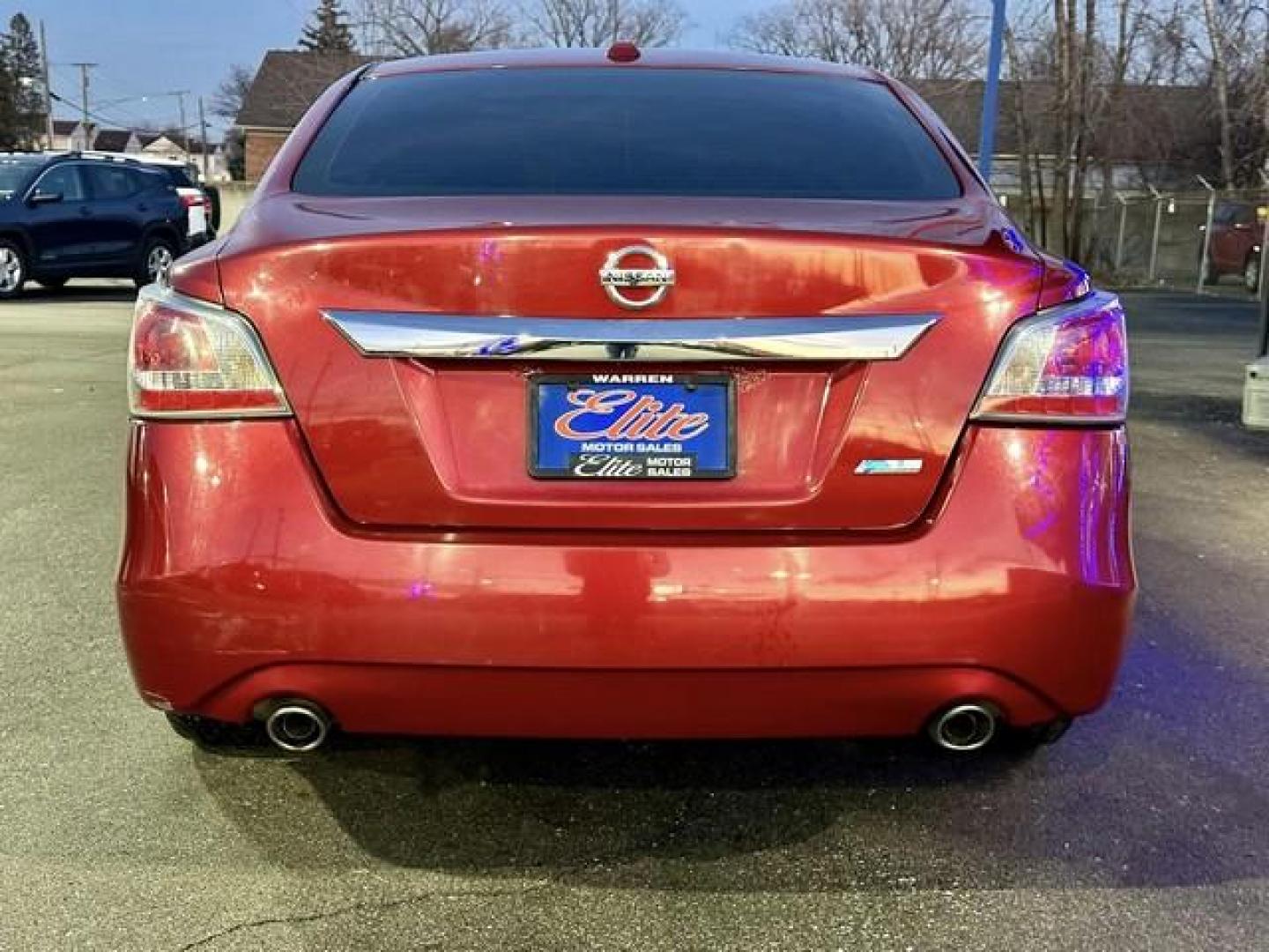 2014 RED NISSAN ALTIMA (1N4AL3AP6EN) with an L4,2.5L(152 CID),DOHC engine, AUTOMATIC transmission, located at 14600 Frazho Road, Warren, MI, 48089, (586) 776-3400, 42.485996, -82.974220 - Photo#5