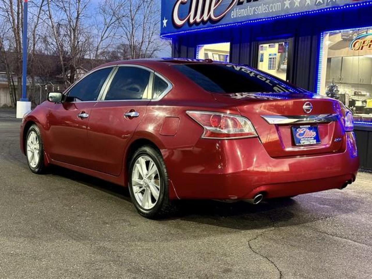 2014 RED NISSAN ALTIMA (1N4AL3AP6EN) with an L4,2.5L(152 CID),DOHC engine, AUTOMATIC transmission, located at 14600 Frazho Road, Warren, MI, 48089, (586) 776-3400, 42.485996, -82.974220 - Photo#6