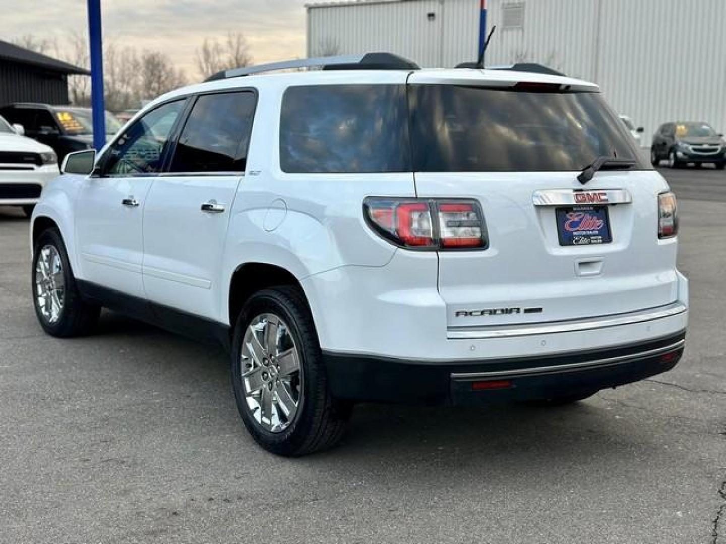 2017 WHITE GMC ACADIA LIMITED (1GKKRSKD4HJ) with an V6,3.6L(217 CID),DOHC engine, AUTOMATIC transmission, located at 14600 Frazho Road, Warren, MI, 48089, (586) 776-3400, 42.485996, -82.974220 - Photo#21