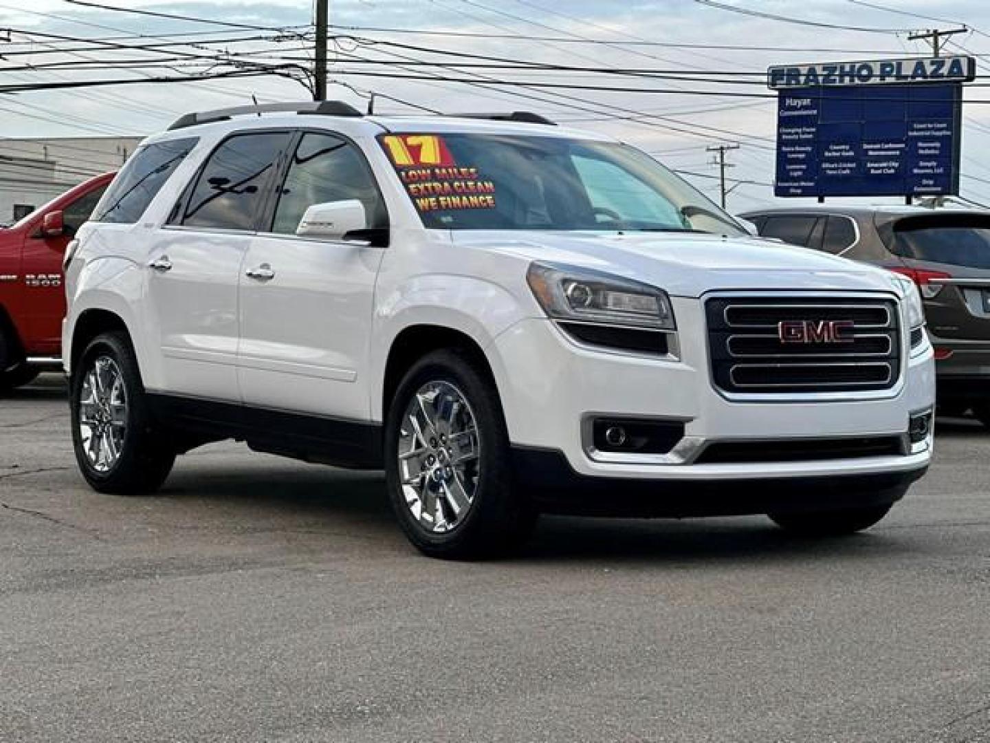 2017 WHITE GMC ACADIA LIMITED (1GKKRSKD4HJ) with an V6,3.6L(217 CID),DOHC engine, AUTOMATIC transmission, located at 14600 Frazho Road, Warren, MI, 48089, (586) 776-3400, 42.485996, -82.974220 - Photo#2