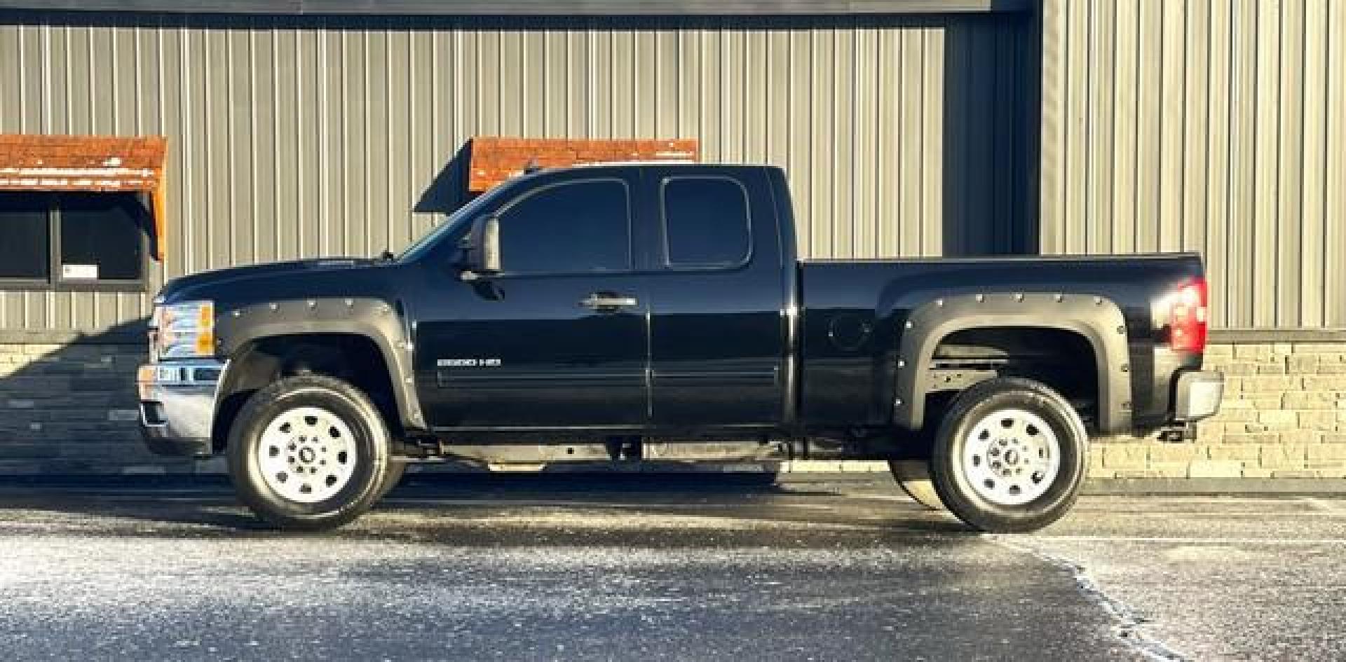 2012 BLACK CHEVROLET SILVERADO 2500 HD (1GC2KXCG2CZ) with an V8,6.0L(364 CID),OHV engine, AUTOMATIC transmission, located at 14600 Frazho Road, Warren, MI, 48089, (586) 776-3400, 42.485996, -82.974220 - Photo#0