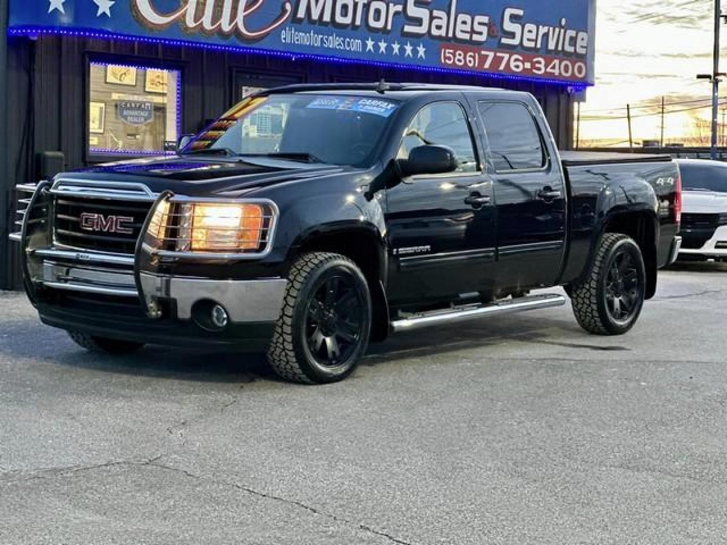 2007 BLACK GMC SIERRA 1500 (2GTEK13MX71) with an V8,5.3L(325 CID),OHV engine, AUTOMATIC transmission, located at 14600 Frazho Road, Warren, MI, 48089, (586) 776-3400, 42.485996, -82.974220 - Photo#0