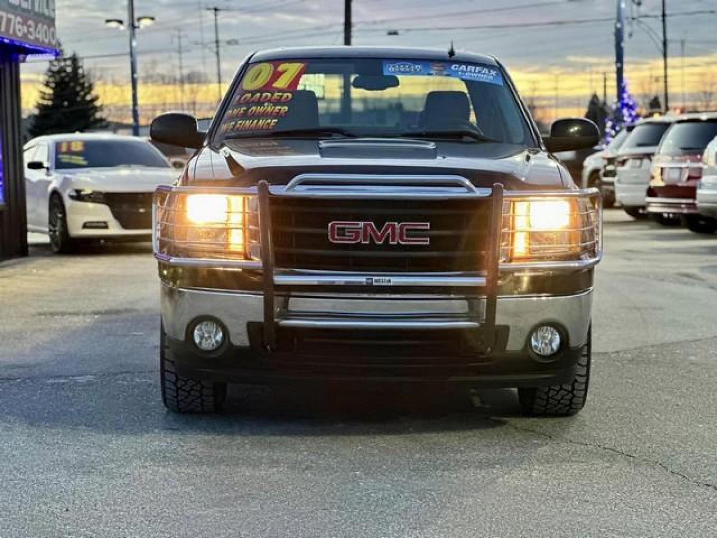 2007 BLACK GMC SIERRA 1500 (2GTEK13MX71) with an V8,5.3L(325 CID),OHV engine, AUTOMATIC transmission, located at 14600 Frazho Road, Warren, MI, 48089, (586) 776-3400, 42.485996, -82.974220 - Photo#1