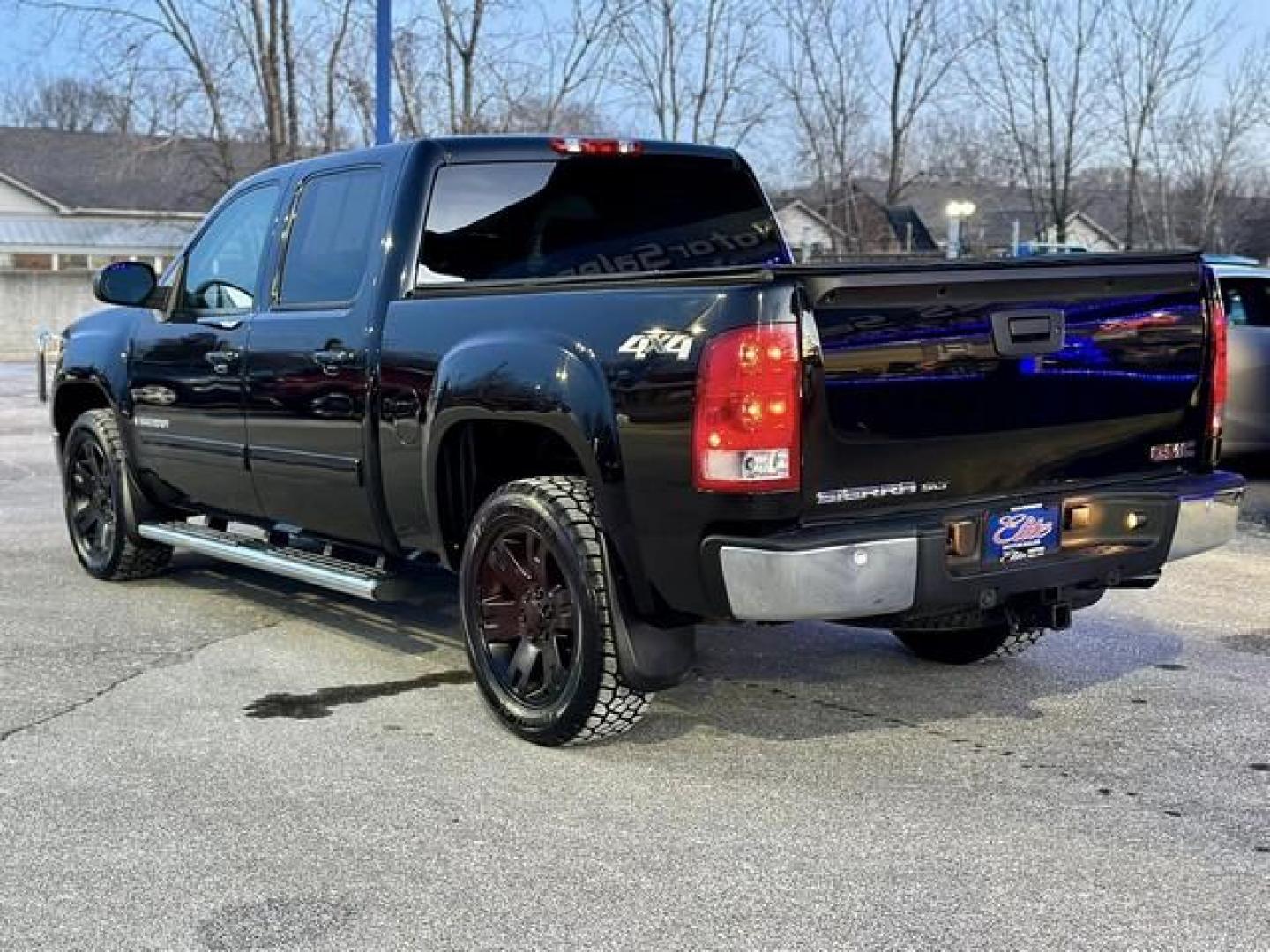 2007 BLACK GMC SIERRA 1500 (2GTEK13MX71) with an V8,5.3L(325 CID),OHV engine, AUTOMATIC transmission, located at 14600 Frazho Road, Warren, MI, 48089, (586) 776-3400, 42.485996, -82.974220 - Photo#6