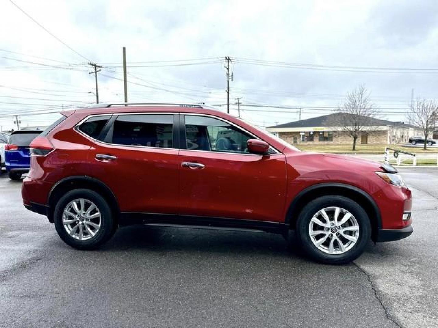 2017 RED NISSAN ROGUE (5N1AT2MT7HC) with an L4,2.5L(152 CID),DOHC engine, AUTOMATIC transmission, located at 14600 Frazho Road, Warren, MI, 48089, (586) 776-3400, 42.485996, -82.974220 - Photo#3