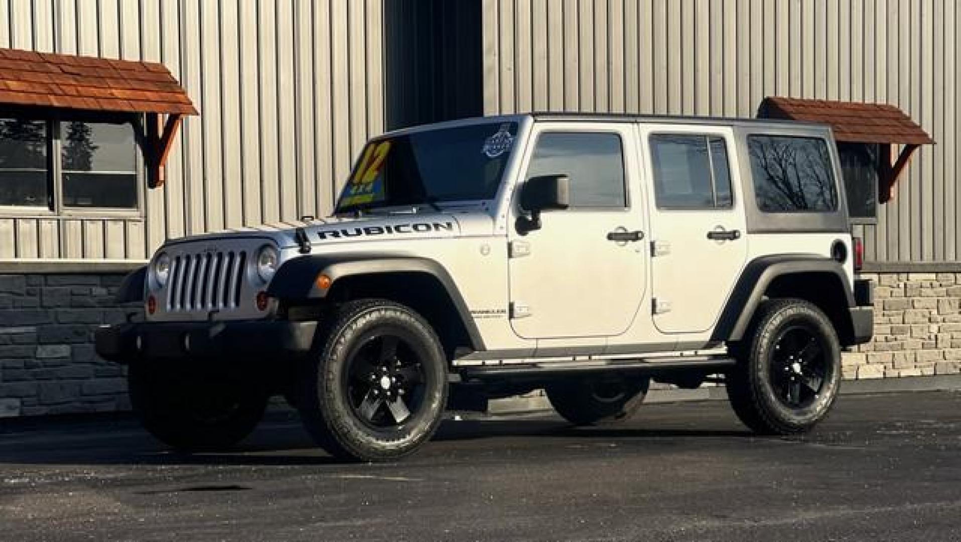 2012 SILVER JEEP WRANGLER (1C4HJWFG7CL) with an V6,3.6L(220 CID),DOHC engine, AUTOMATIC transmission, located at 14600 Frazho Road, Warren, MI, 48089, (586) 776-3400, 42.485996, -82.974220 - Photo#3