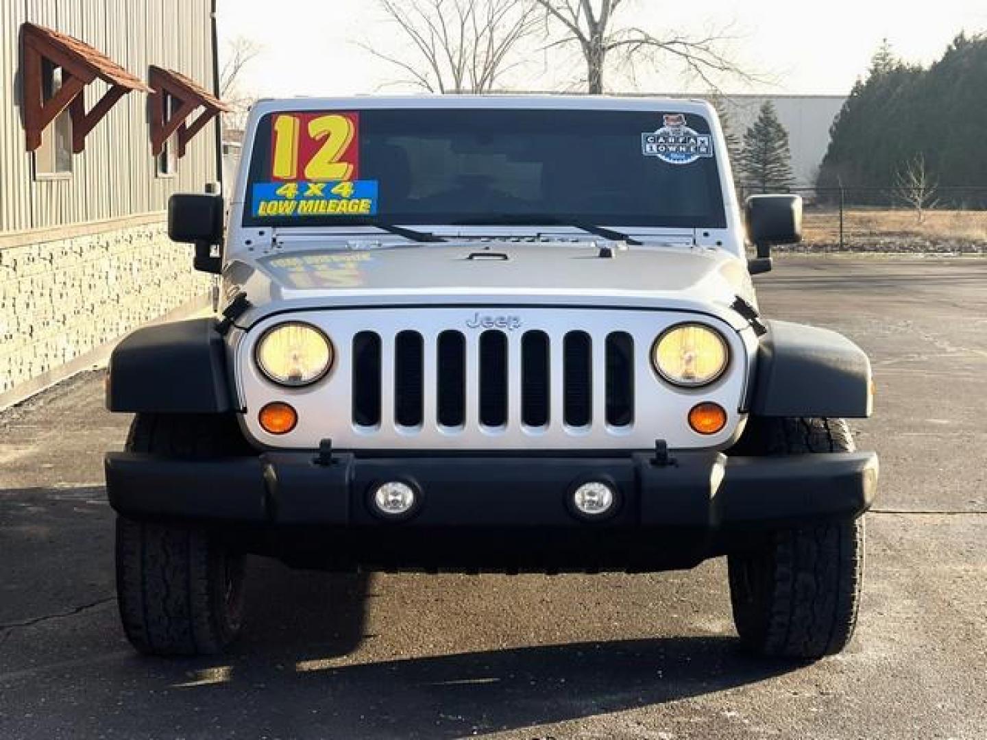 2012 SILVER JEEP WRANGLER (1C4HJWFG7CL) with an V6,3.6L(220 CID),DOHC engine, AUTOMATIC transmission, located at 14600 Frazho Road, Warren, MI, 48089, (586) 776-3400, 42.485996, -82.974220 - Photo#4