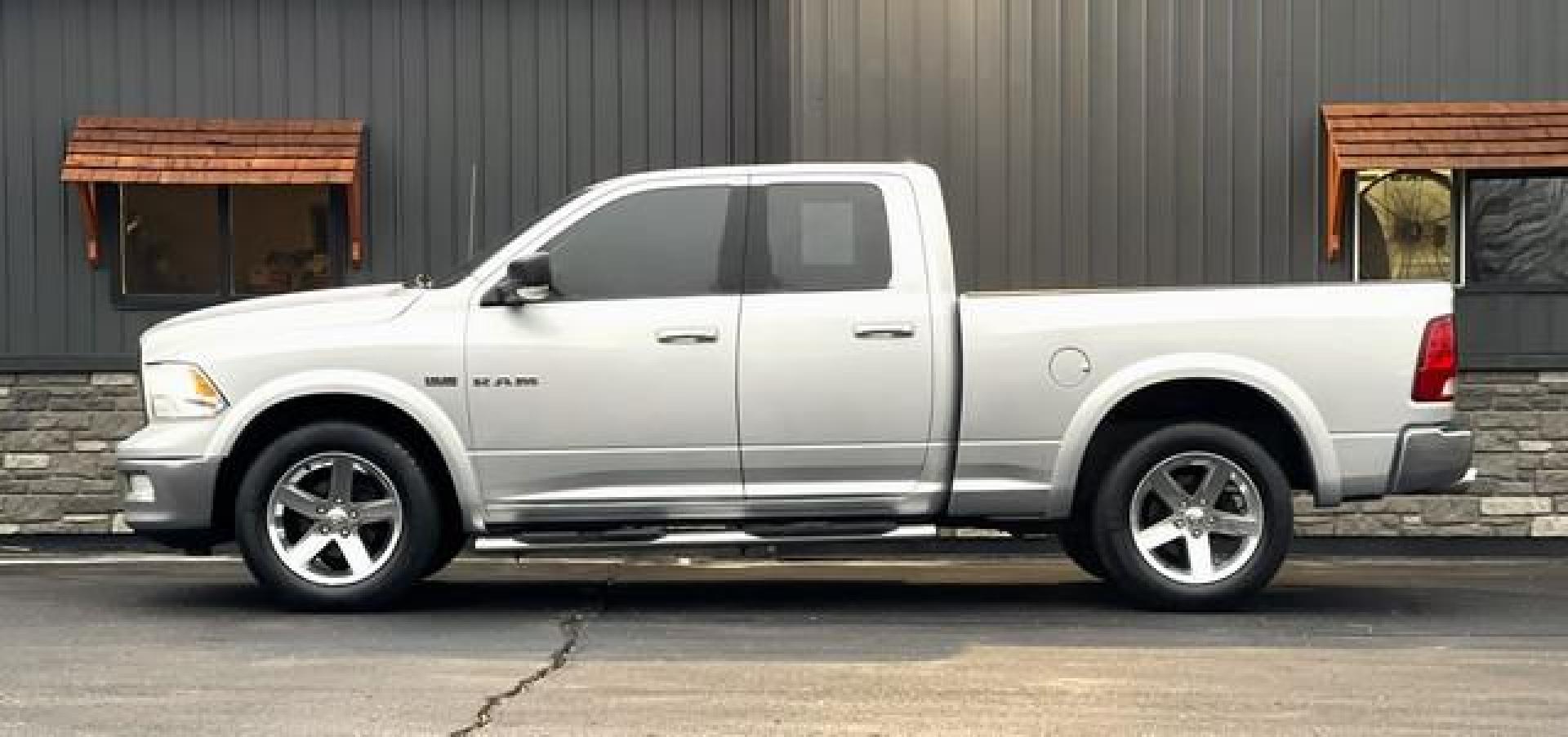 2012 SILVER RAM 1500 SLT (1C6RD7GT8CS) with an V8,5.7L(345 CID),OHV engine, AUTOMATIC transmission, located at 14600 Frazho Road, Warren, MI, 48089, (586) 776-3400, 42.485996, -82.974220 - Photo#1