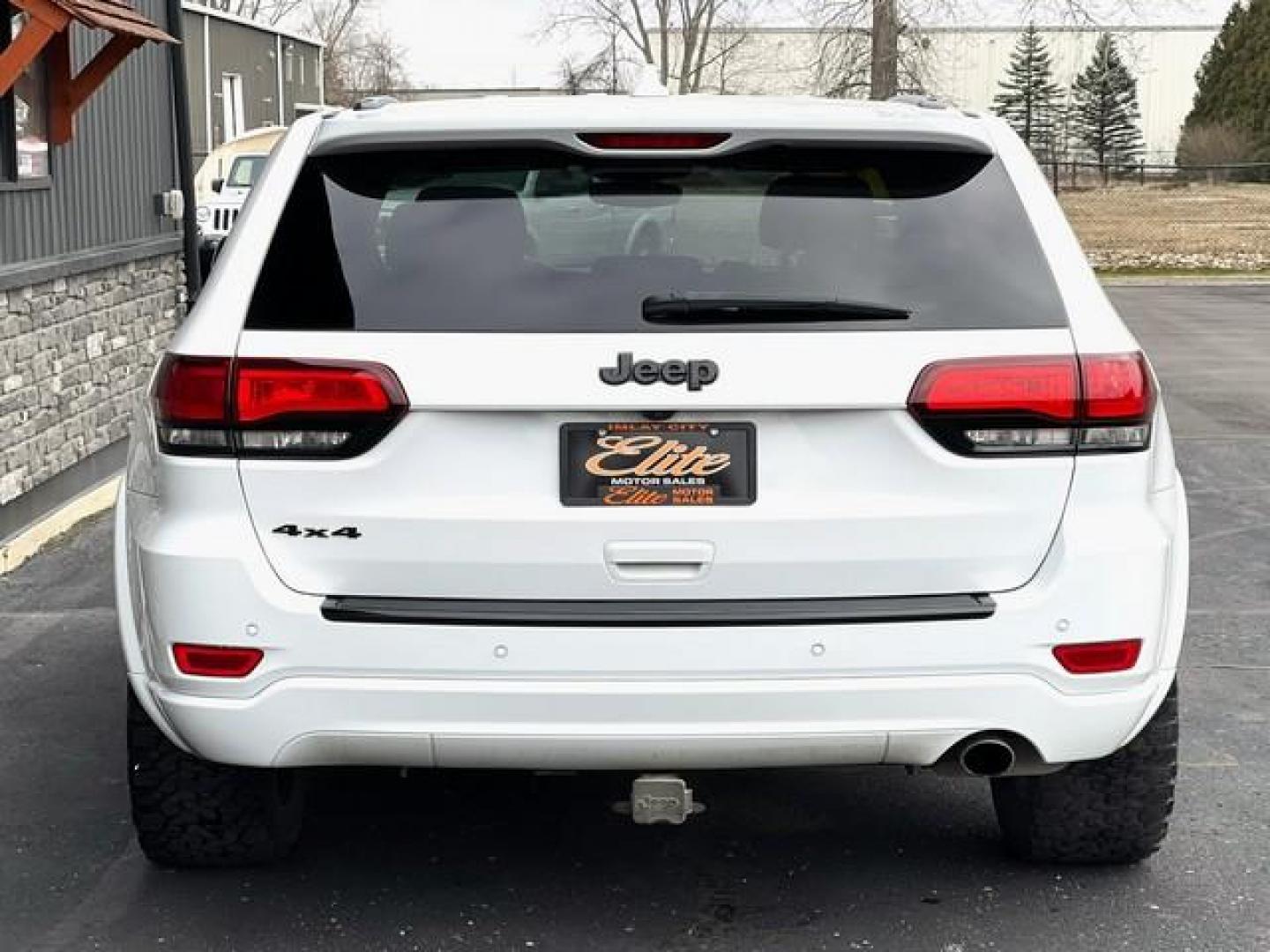 2018 WHITE JEEP GRAND CHEROKEE (1C4RJFAG9JC) with an V6,3.6L(220 CID),DOHC engine, AUTOMATIC transmission, located at 14600 Frazho Road, Warren, MI, 48089, (586) 776-3400, 42.485996, -82.974220 - Photo#6