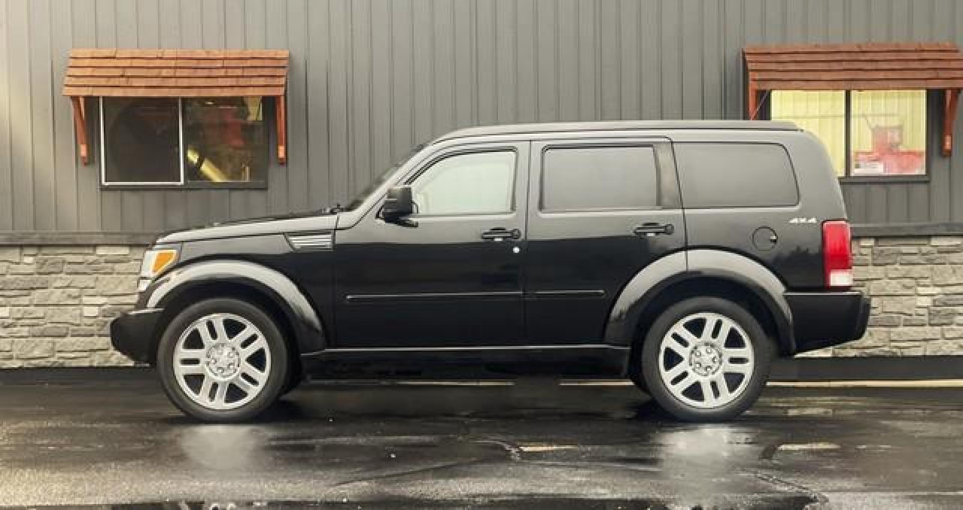 2010 BLACK DODGE NITRO (1D4PU4GK5AW) with an V6,3.7L(226 CID),SOHC engine, AUTOMATIC transmission, located at 14600 Frazho Road, Warren, MI, 48089, (586) 776-3400, 42.485996, -82.974220 - Photo#0