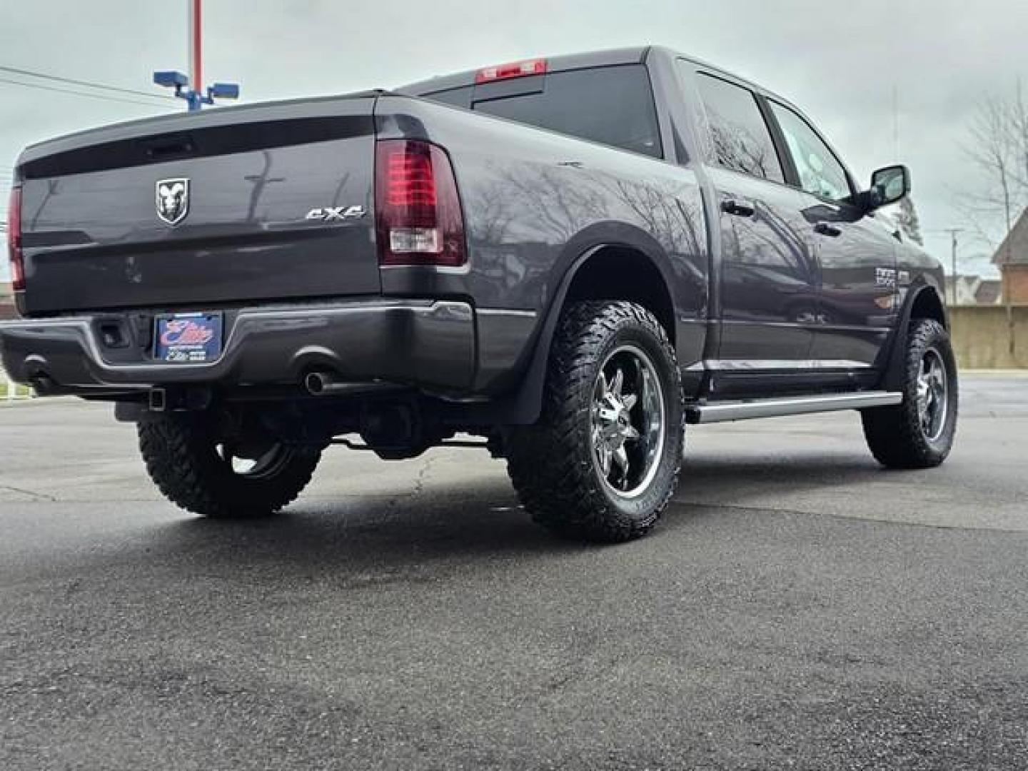 2016 GRAY RAM 1500 (1C6RR7MT4GS) with an V8,5.7L(345 CID),OHV engine, AUTOMATIC transmission, located at 14600 Frazho Road, Warren, MI, 48089, (586) 776-3400, 42.485996, -82.974220 - Photo#4