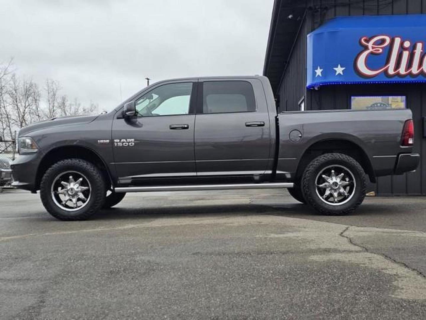 2016 GRAY RAM 1500 (1C6RR7MT4GS) with an V8,5.7L(345 CID),OHV engine, AUTOMATIC transmission, located at 14600 Frazho Road, Warren, MI, 48089, (586) 776-3400, 42.485996, -82.974220 - Photo#7