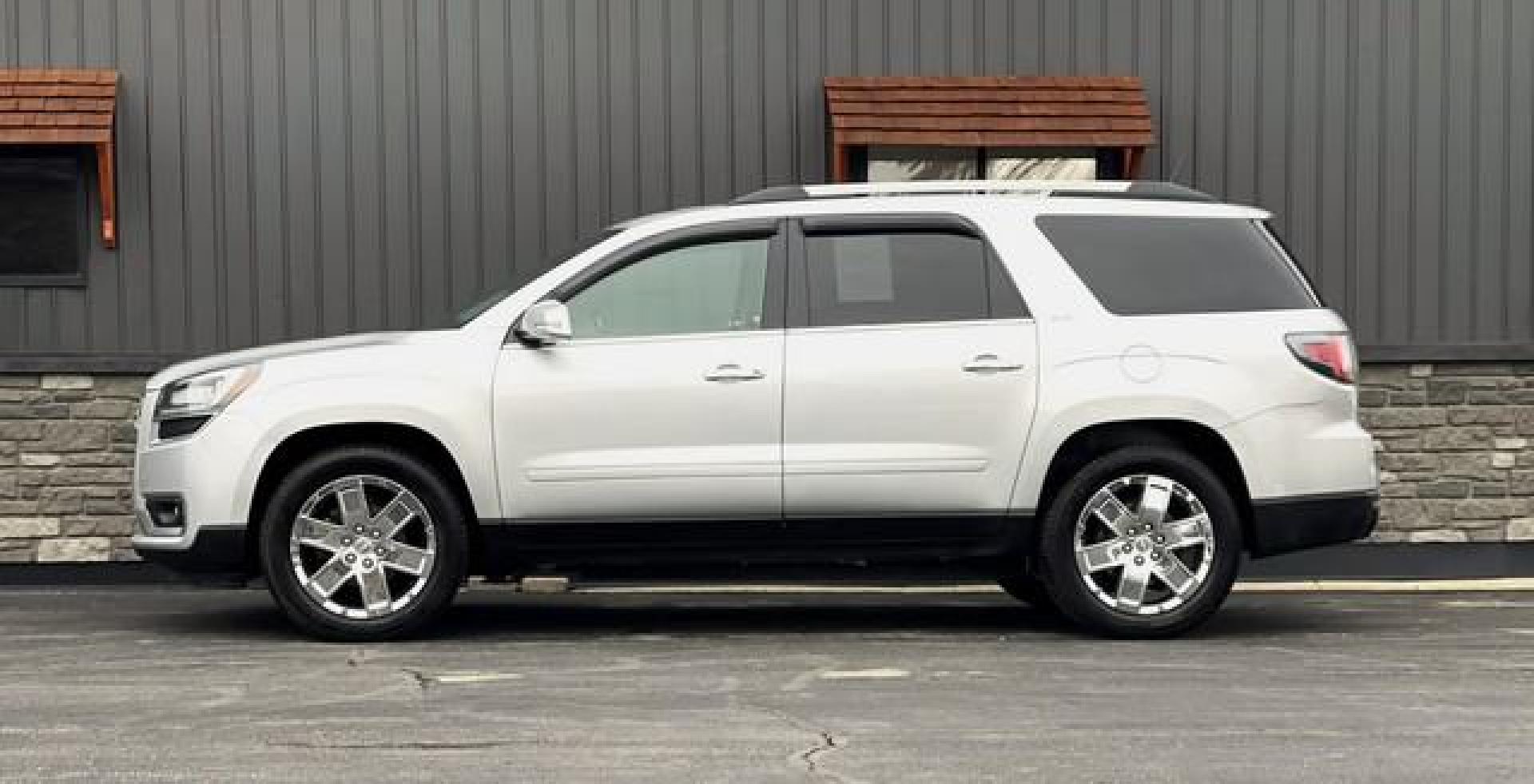 2017 SILVER GMC ACADIA LIMITED (1GKKRSKD8HJ) with an V6,3.6L(217 CID),DOHC engine, AUTOMATIC transmission, located at 14600 Frazho Road, Warren, MI, 48089, (586) 776-3400, 42.485996, -82.974220 - Photo#1