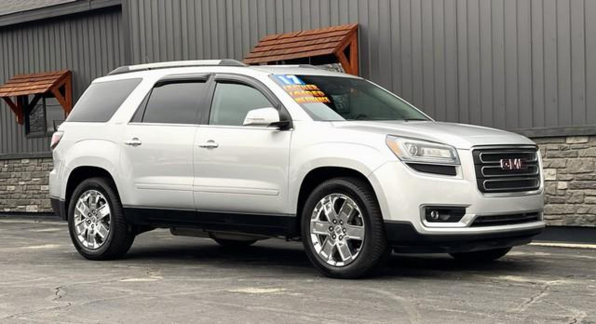 2017 SILVER GMC ACADIA LIMITED (1GKKRSKD8HJ) with an V6,3.6L(217 CID),DOHC engine, AUTOMATIC transmission, located at 14600 Frazho Road, Warren, MI, 48089, (586) 776-3400, 42.485996, -82.974220 - Photo#4