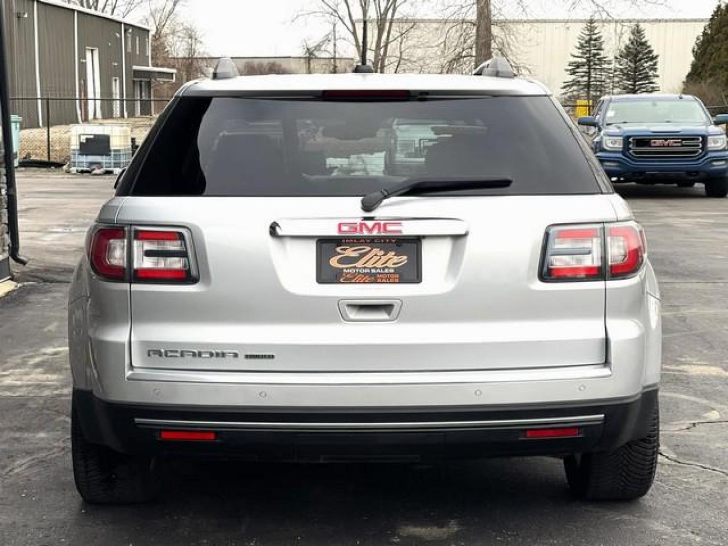 2017 SILVER GMC ACADIA LIMITED (1GKKRSKD8HJ) with an V6,3.6L(217 CID),DOHC engine, AUTOMATIC transmission, located at 14600 Frazho Road, Warren, MI, 48089, (586) 776-3400, 42.485996, -82.974220 - Photo#6