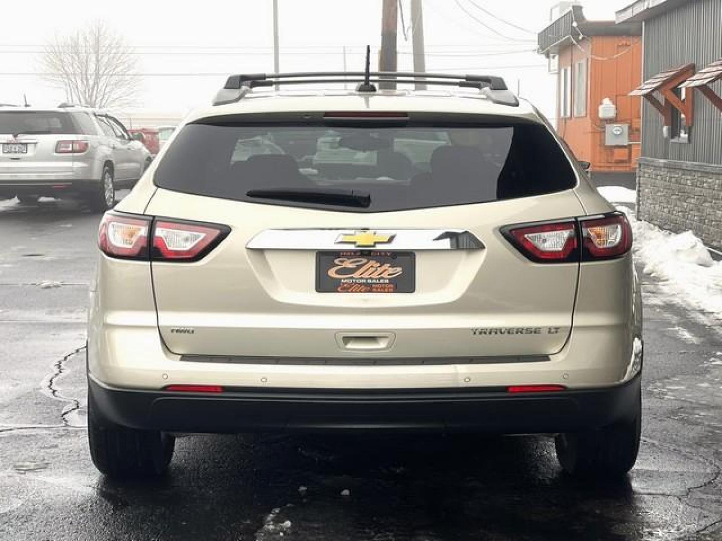 2016 PEWTER CHEVROLET TRAVERSE (1GNKVGKD7GJ) with an V6,3.6L(217 CID),DOHC engine, AUTOMATIC transmission, located at 14600 Frazho Road, Warren, MI, 48089, (586) 776-3400, 42.485996, -82.974220 - Photo#6