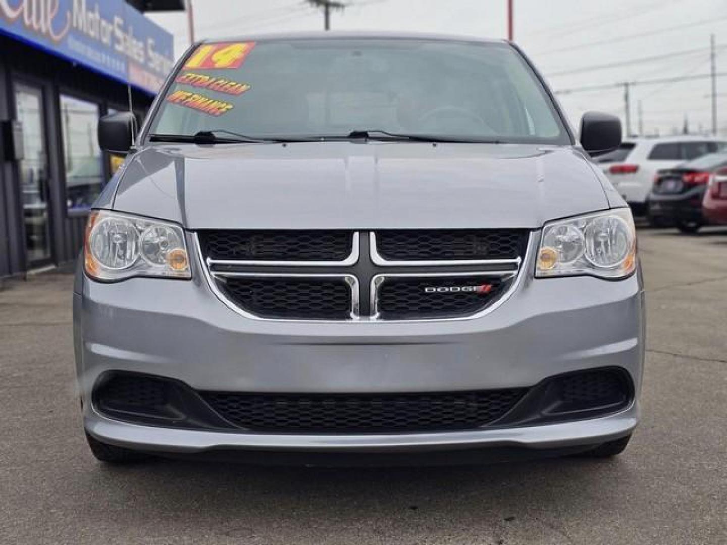 2014 SILVER DODGE GRAND CARAVAN (2C4RDGBG6ER) with an V6,3.6L(220 CID),DOHC engine, AUTOMATIC transmission, located at 14600 Frazho Road, Warren, MI, 48089, (586) 776-3400, 42.485996, -82.974220 - Photo#1