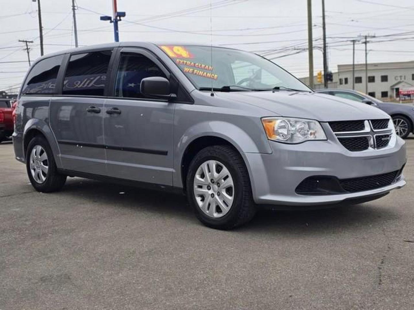 2014 SILVER DODGE GRAND CARAVAN (2C4RDGBG6ER) with an V6,3.6L(220 CID),DOHC engine, AUTOMATIC transmission, located at 14600 Frazho Road, Warren, MI, 48089, (586) 776-3400, 42.485996, -82.974220 - Photo#2