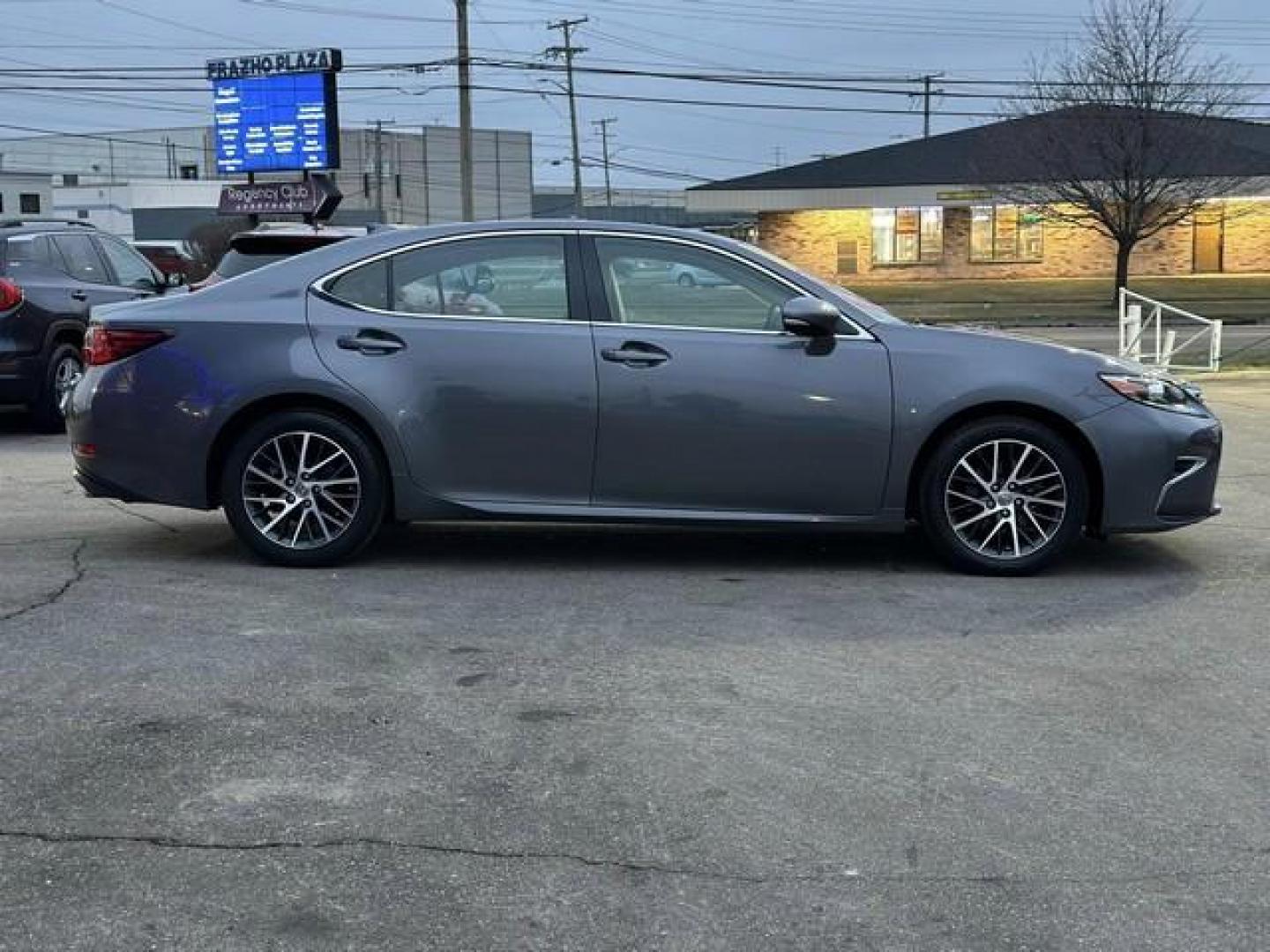 2016 GRAY LEXUS ES350 (58ABK1GG2GU) with an V6,3.5L(211 CID),DOHC engine, AUTOMATIC transmission, located at 14600 Frazho Road, Warren, MI, 48089, (586) 776-3400, 42.485996, -82.974220 - Photo#3