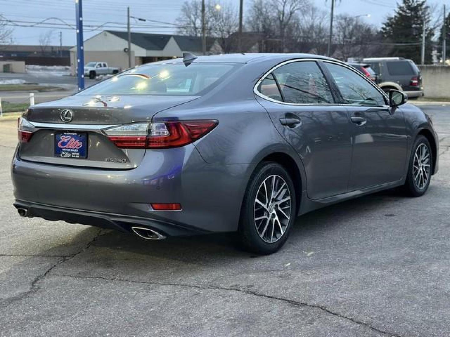 2016 GRAY LEXUS ES350 (58ABK1GG2GU) with an V6,3.5L(211 CID),DOHC engine, AUTOMATIC transmission, located at 14600 Frazho Road, Warren, MI, 48089, (586) 776-3400, 42.485996, -82.974220 - Photo#4