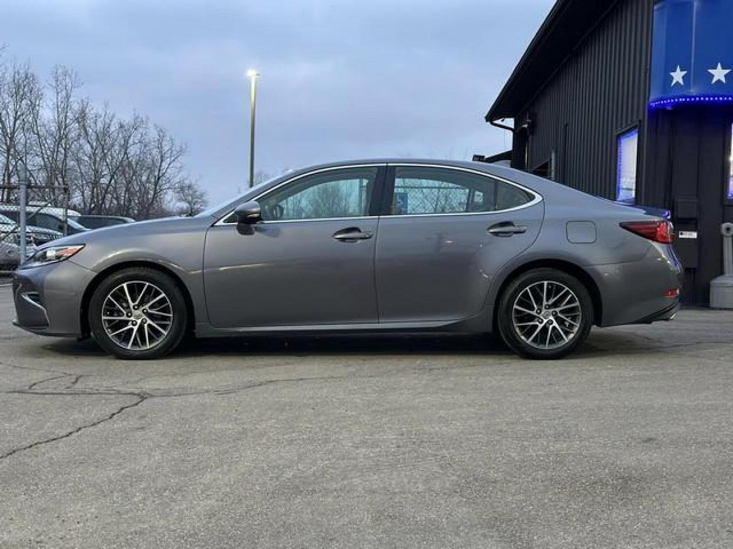 2016 GRAY LEXUS ES350 (58ABK1GG2GU) with an V6,3.5L(211 CID),DOHC engine, AUTOMATIC transmission, located at 14600 Frazho Road, Warren, MI, 48089, (586) 776-3400, 42.485996, -82.974220 - Photo#7