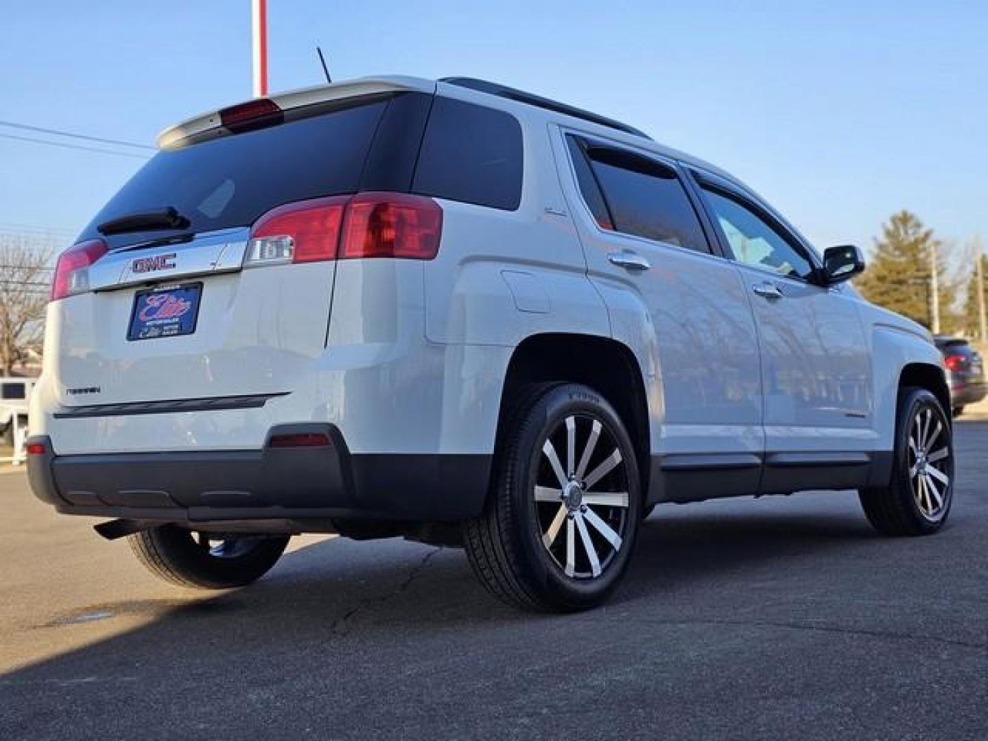 2014 WHITE GMC TERRAIN (2GKALREK2E6) with an L4,2.4L(145 CID),DOHC engine, AUTOMATIC transmission, located at 14600 Frazho Road, Warren, MI, 48089, (586) 776-3400, 42.485996, -82.974220 - Photo#4