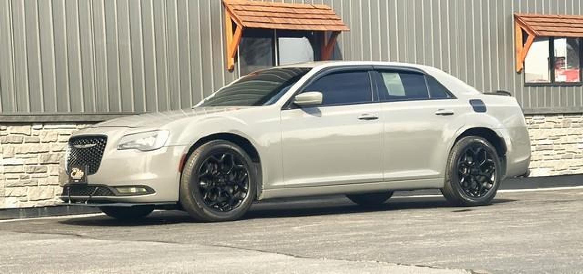 2018 CERAMIC GREY CHRYSLER 300 (2C3CCAGG1JH) with an V6,3.6L(220 CID),DOHC engine, AUTOMATIC transmission, located at 14600 Frazho Road, Warren, MI, 48089, (586) 776-3400, 42.485996, -82.974220 - Photo#1