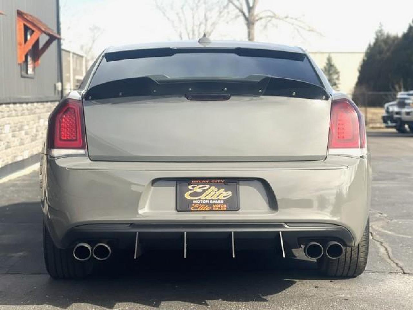 2018 CERAMIC GREY CHRYSLER 300 (2C3CCAGG1JH) with an V6,3.6L(220 CID),DOHC engine, AUTOMATIC transmission, located at 14600 Frazho Road, Warren, MI, 48089, (586) 776-3400, 42.485996, -82.974220 - Photo#6